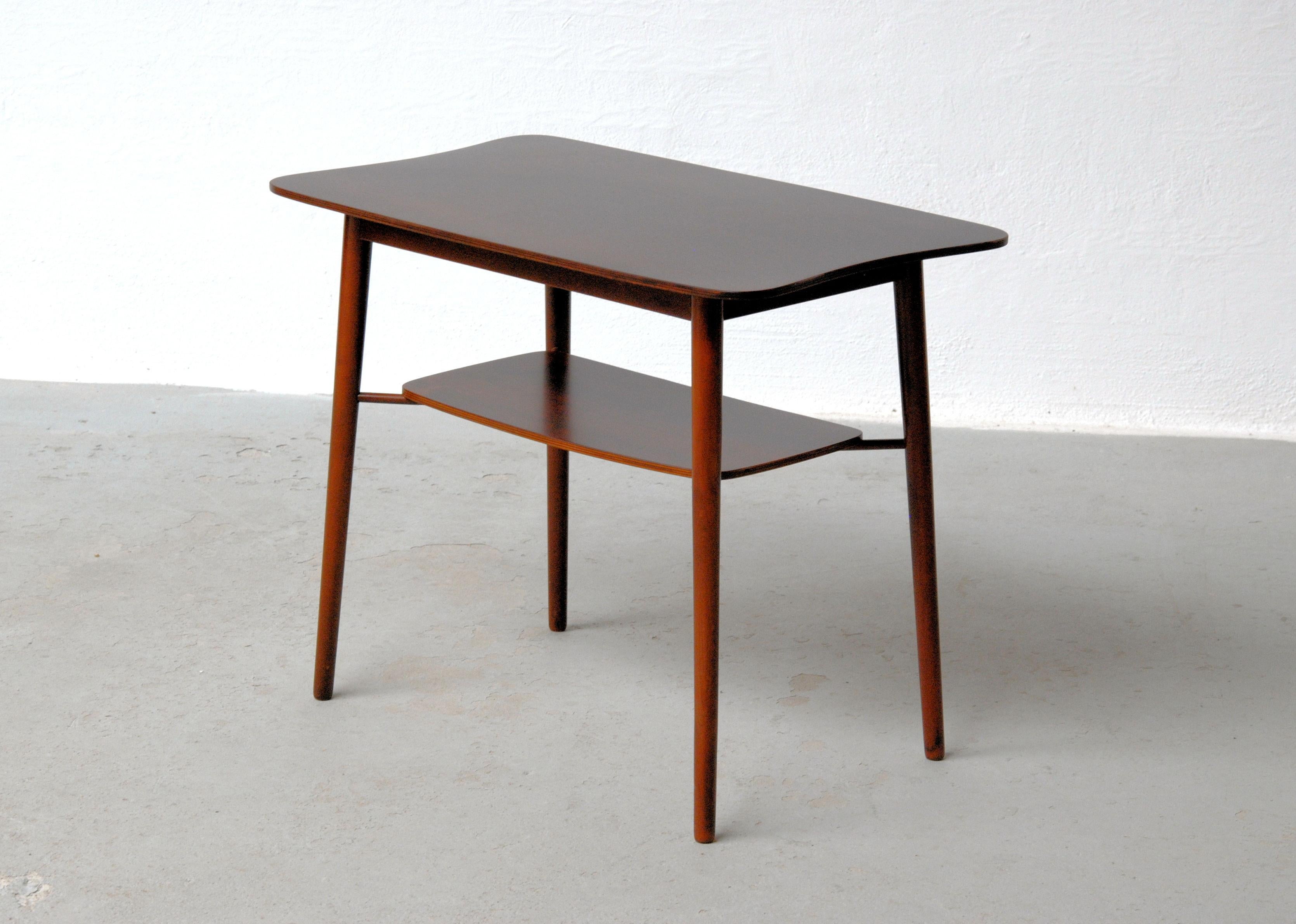1940s Fully Restored and Refinished Small Danish Coffee Table in Tanned Oak For Sale 1