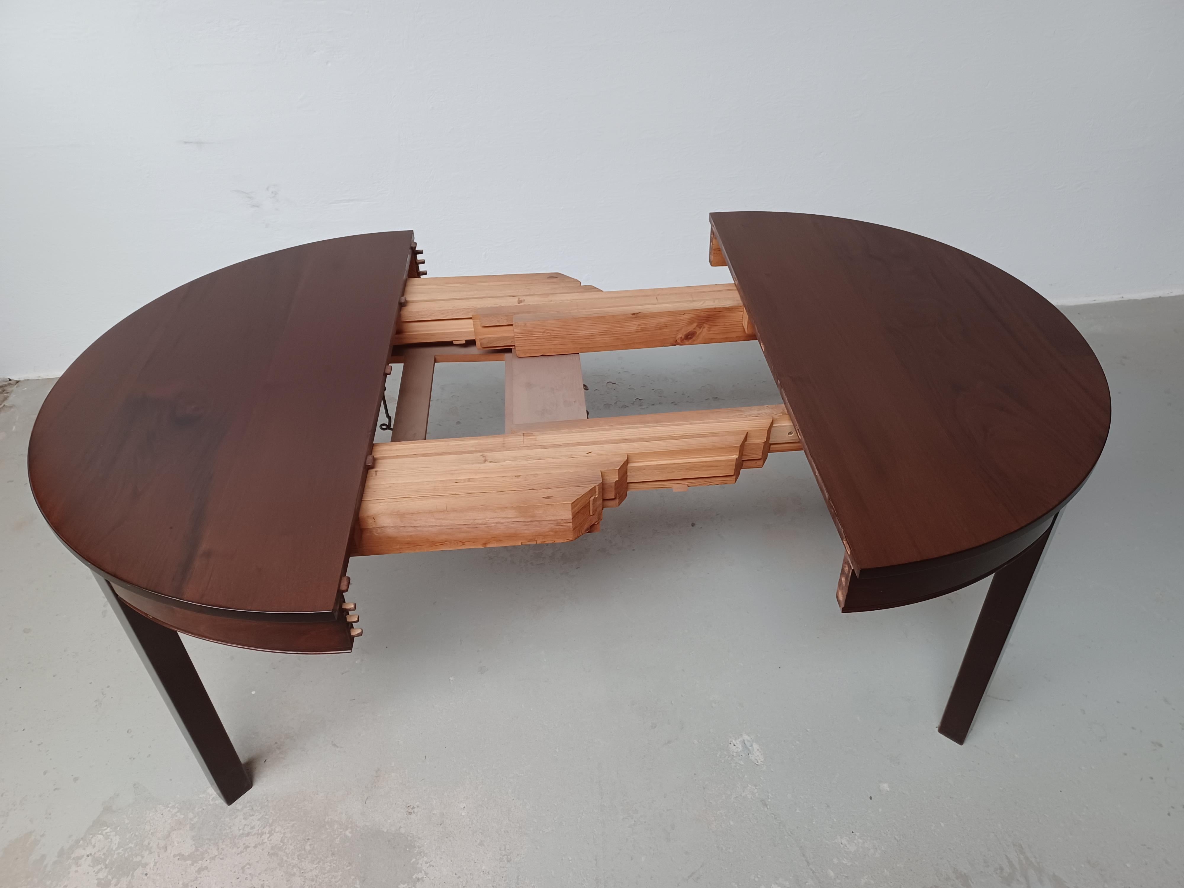 Mesa de comedor circular danesa de caoba totalmente restaurada de los años 40 con extensión de hojas en Bueno estado para la venta en Knebel, DK