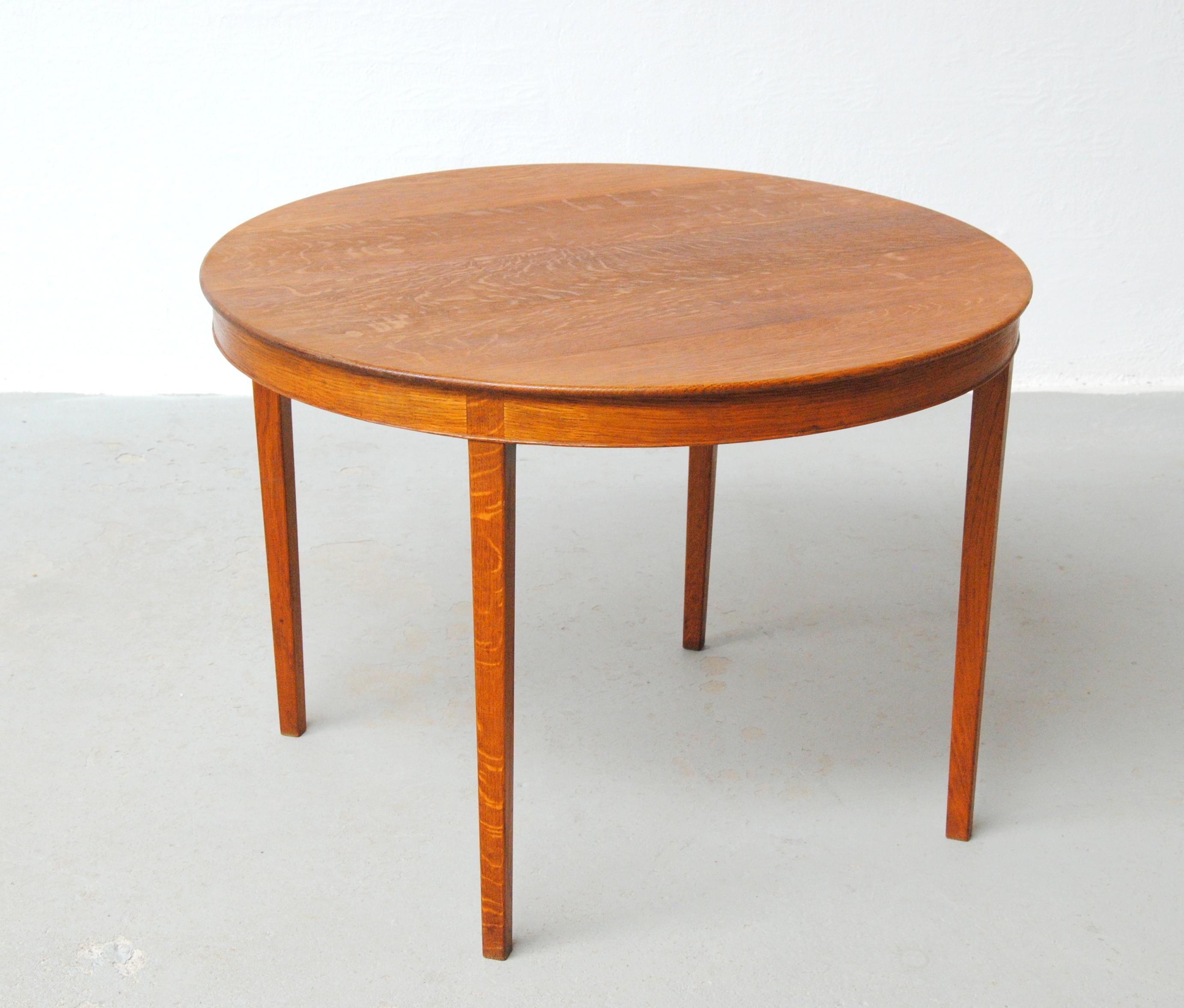 1940s Danish A.J. Iversen side table in oak

The circular side table in oak with elegant details was originally ordered as a wedding present for the previous owners parents at A.J. Iversen for their wedding in 1946. The table has been fully restored