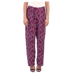 Pantalon pyjama en rayonne à motif cachemire rouge grenat, années 1940