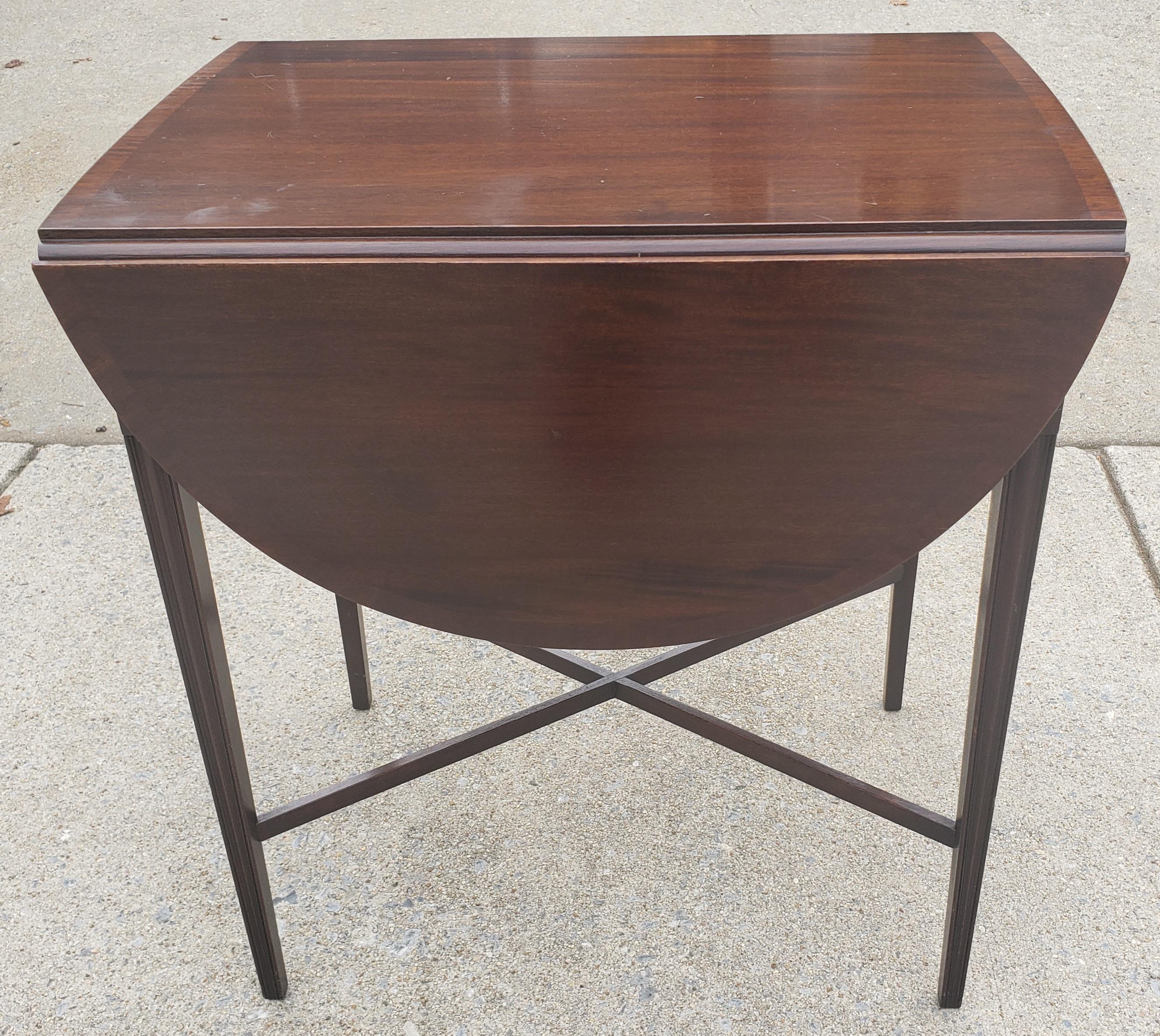 1940s Genuine Mahogany Pembroke Side Table For Sale 1