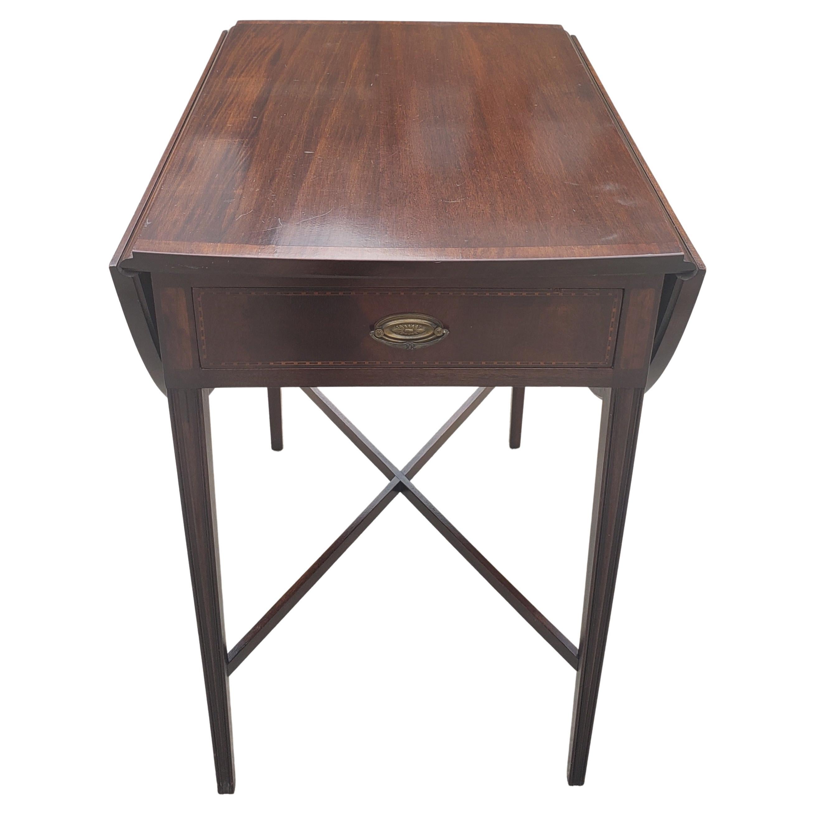 Mesa auxiliar Pembroke de caoba auténtica de los años 40