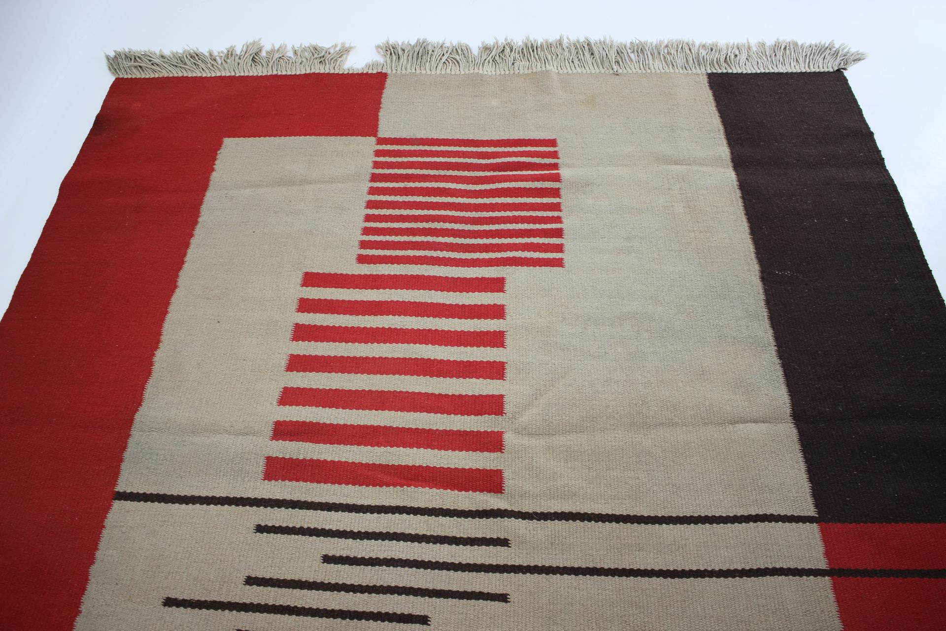 1940s Geometric Wool Rug/Carpet in the Style of Antonin Kybal, Czechosloakia  For Sale 1