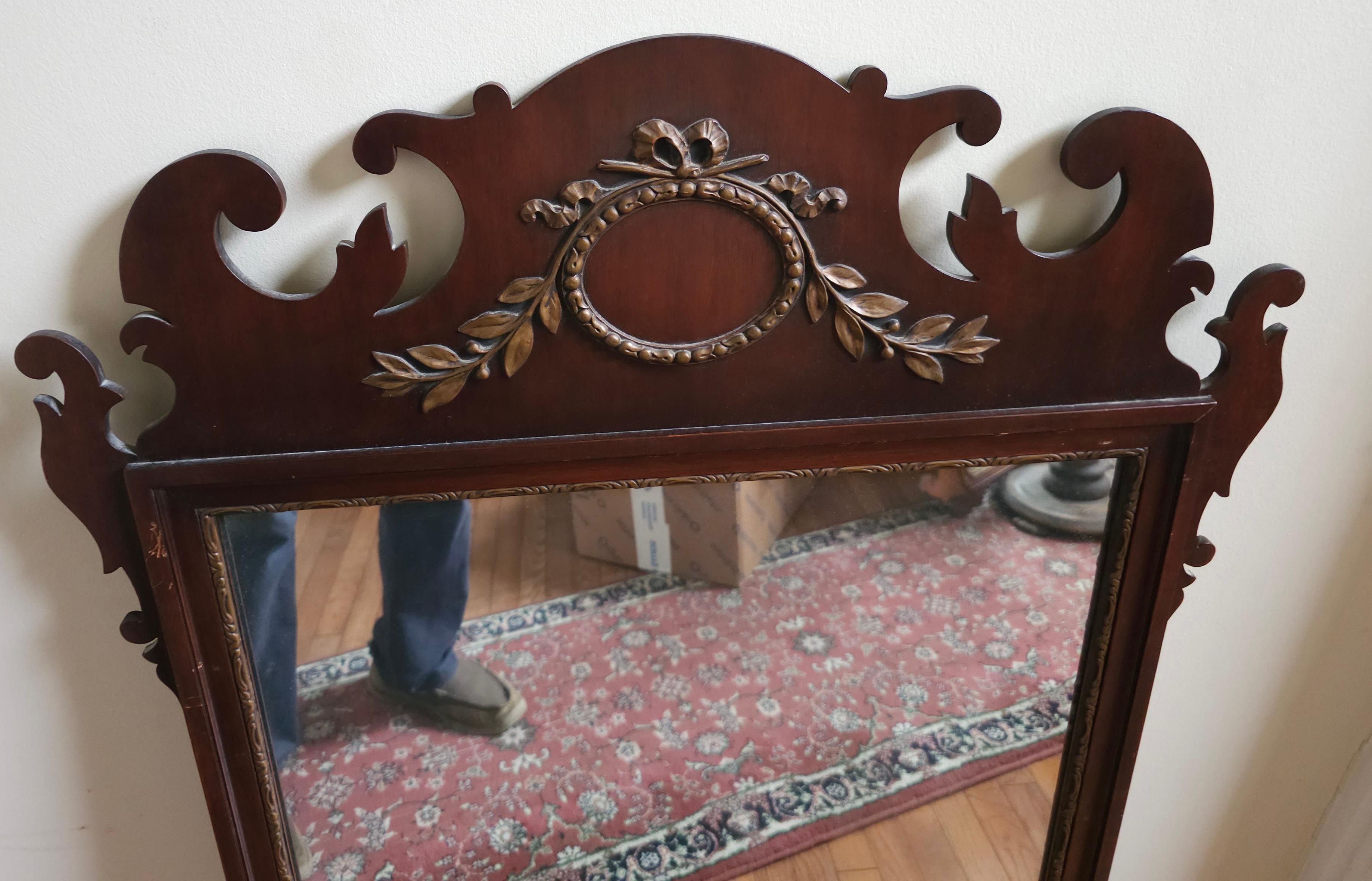 1940s George II Style Oxford Mahogany Scroll Ear Mirror In Good Condition For Sale In Germantown, MD