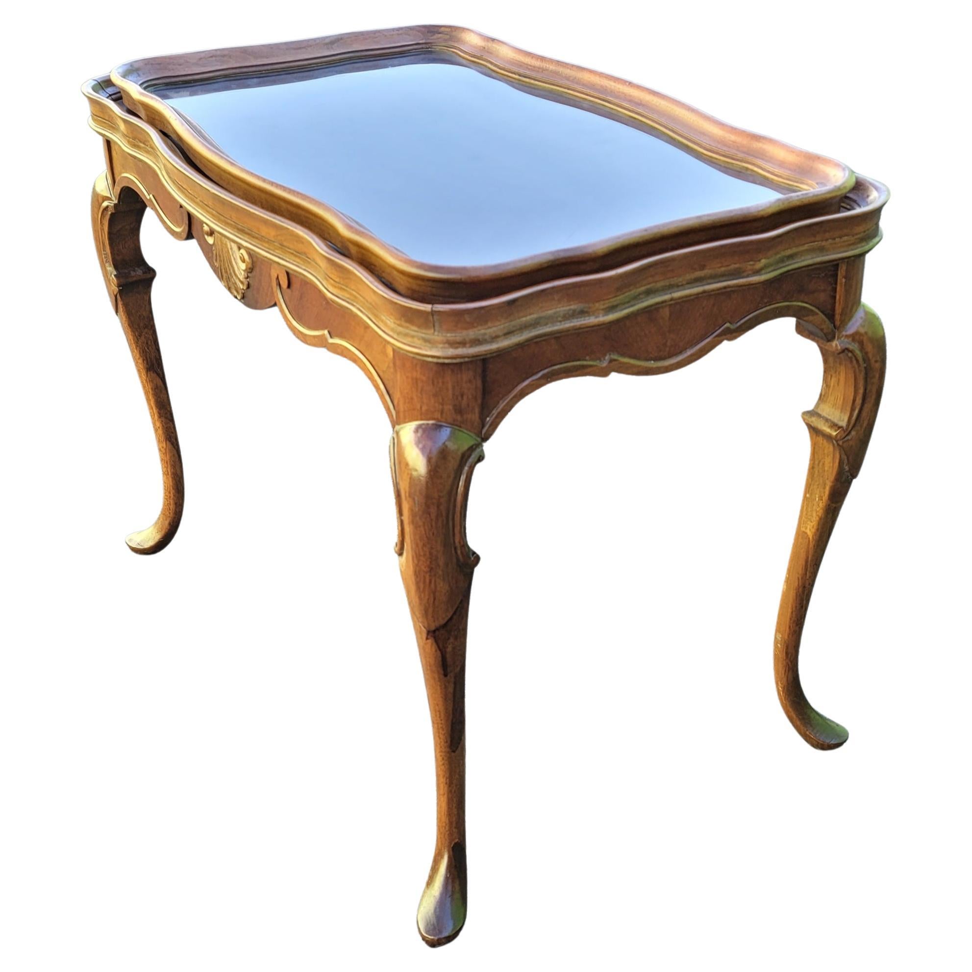 20th Century 1940s George III Style Carved Rectangular Mahogany Glass Tray Top Side Table For Sale