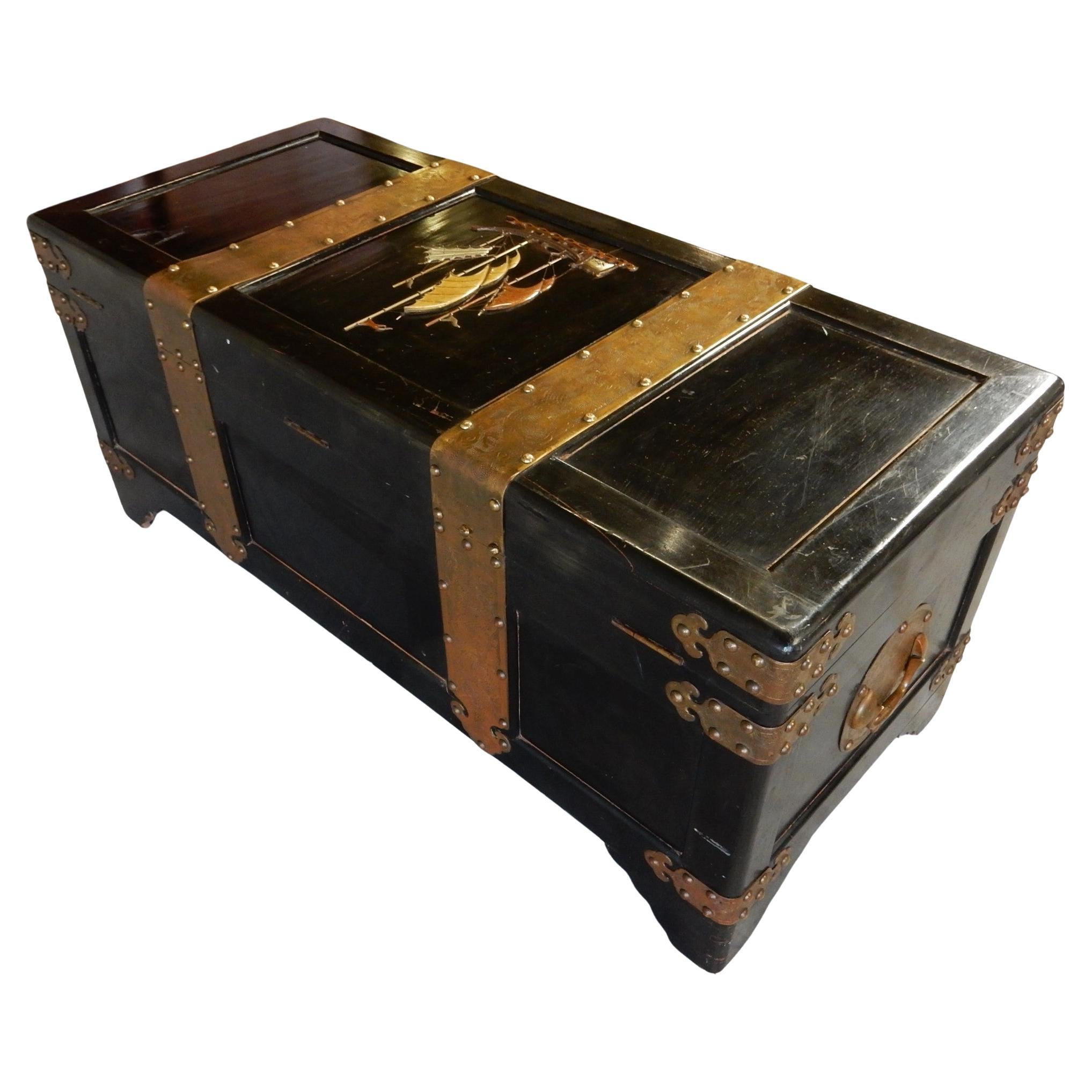 1940's George Zee Design Artistic Chest Coffee Table For Sale 3
