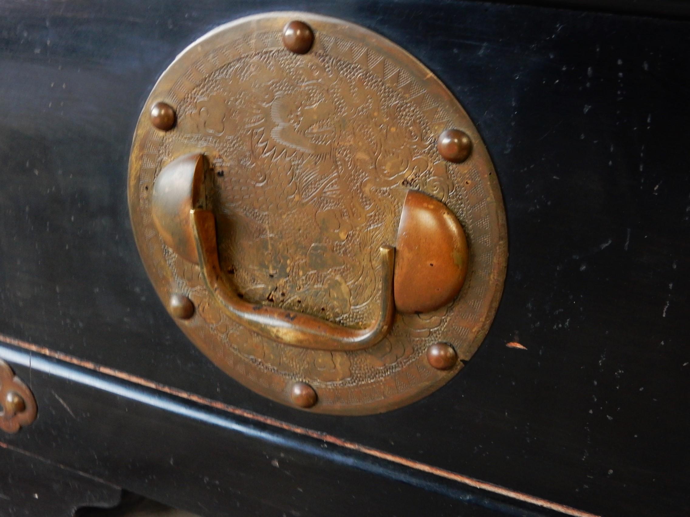 1940's George Zee Design Artistic Chest Coffee Table For Sale 5