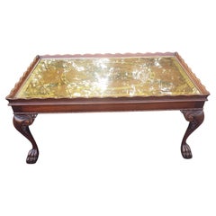 Tavolino da caffè in mogano con piano dipinto a mano in stile floreale degli anni '40 con vetro protettivo