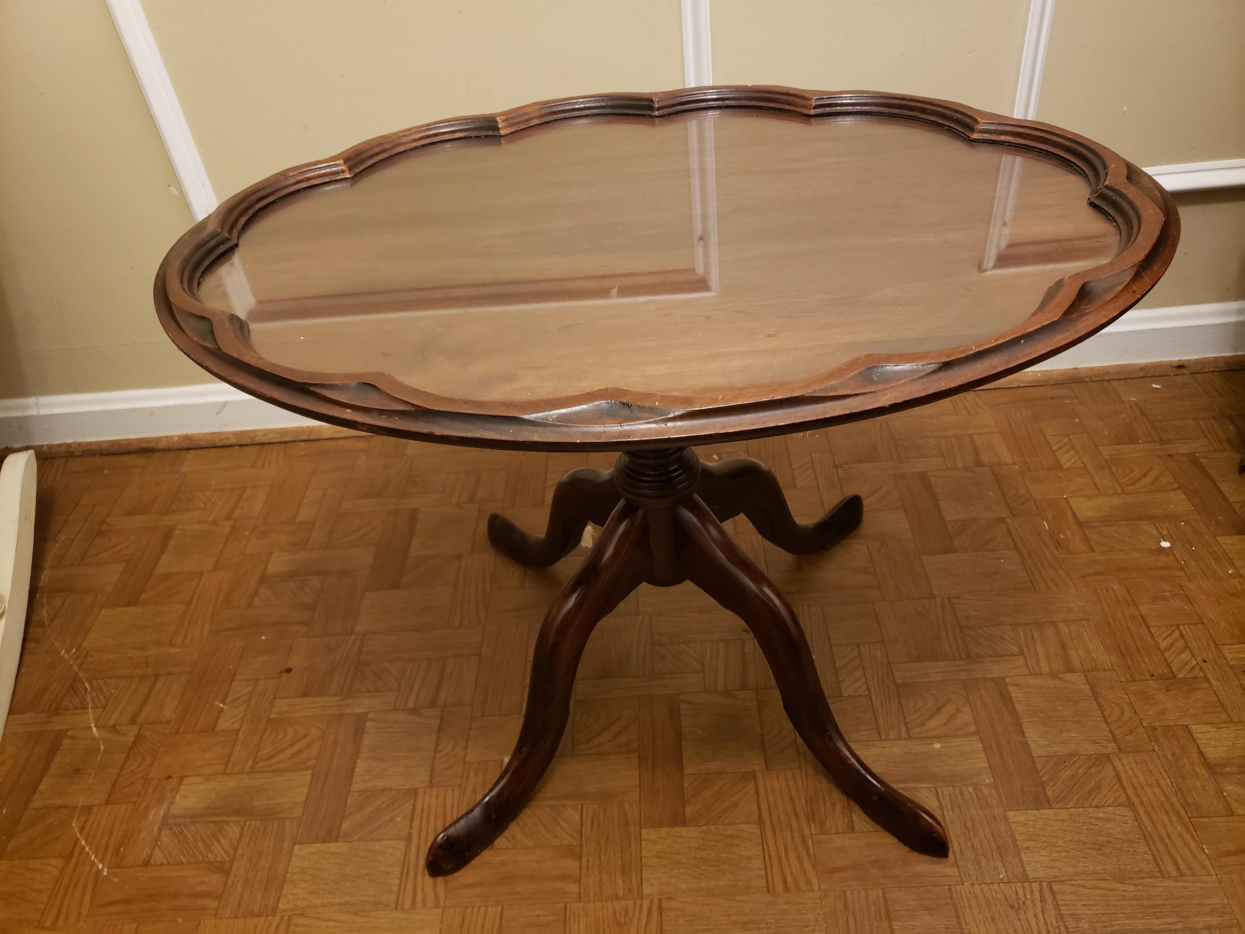 1940s Georgian Mahogany Glass Tray Top Pedestal Table For Sale 2