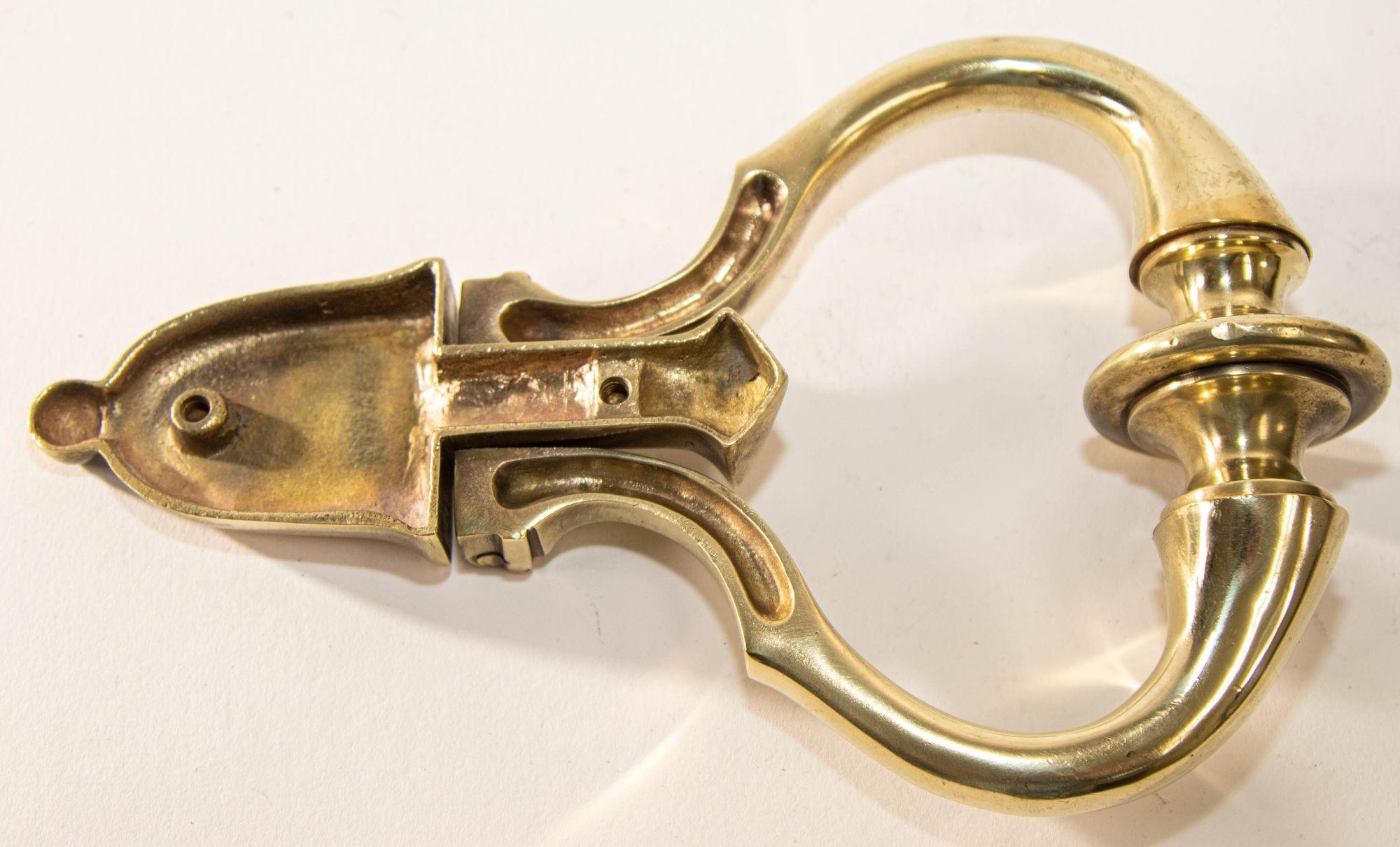 1940s Georgian Style Solid Polished Brass Door Knocker For Sale 4