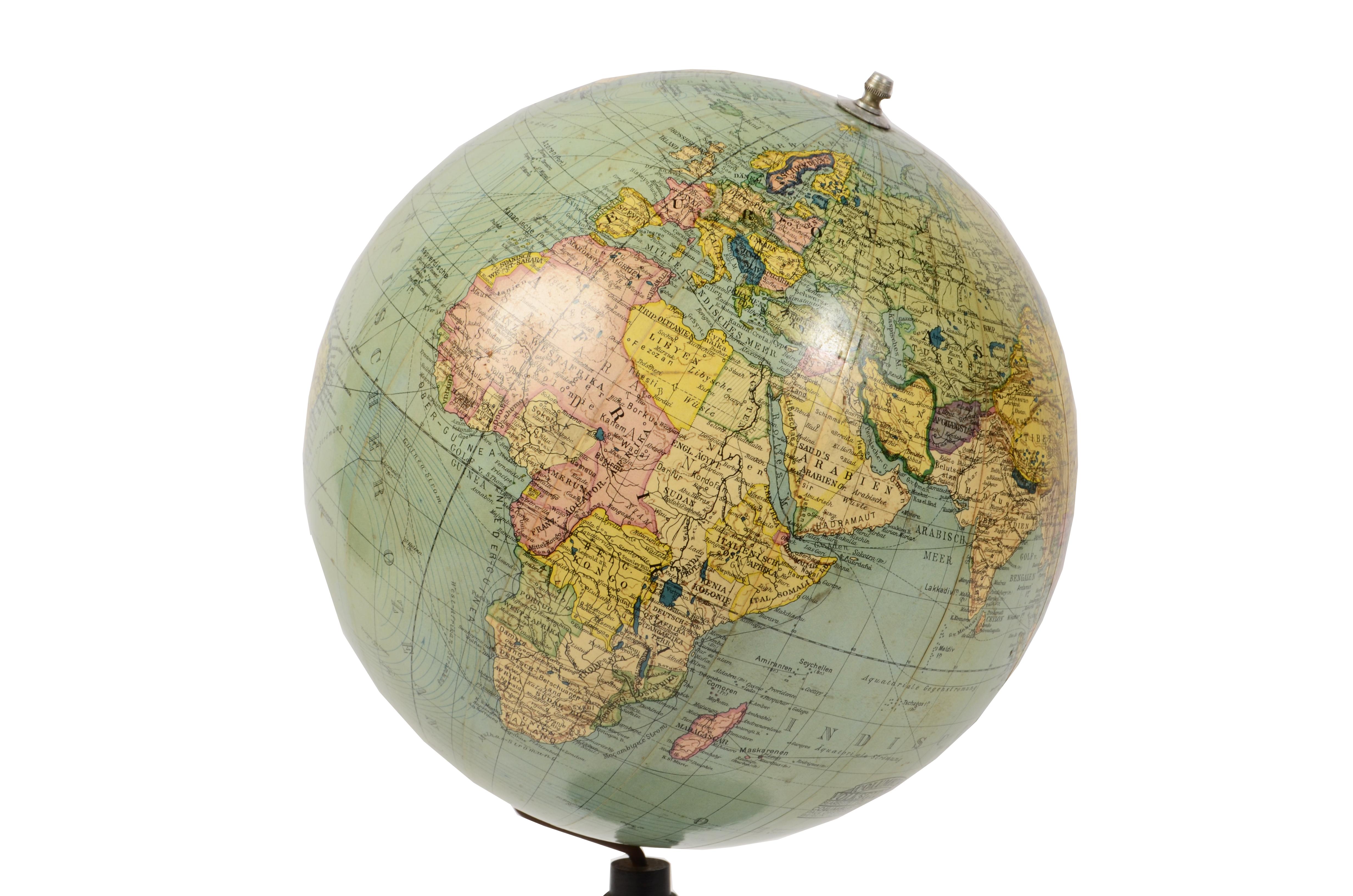 1940s German Columbus Erdglobus Terrestrial Globe by Cartographer C. Luther In Excellent Condition In Milan, IT