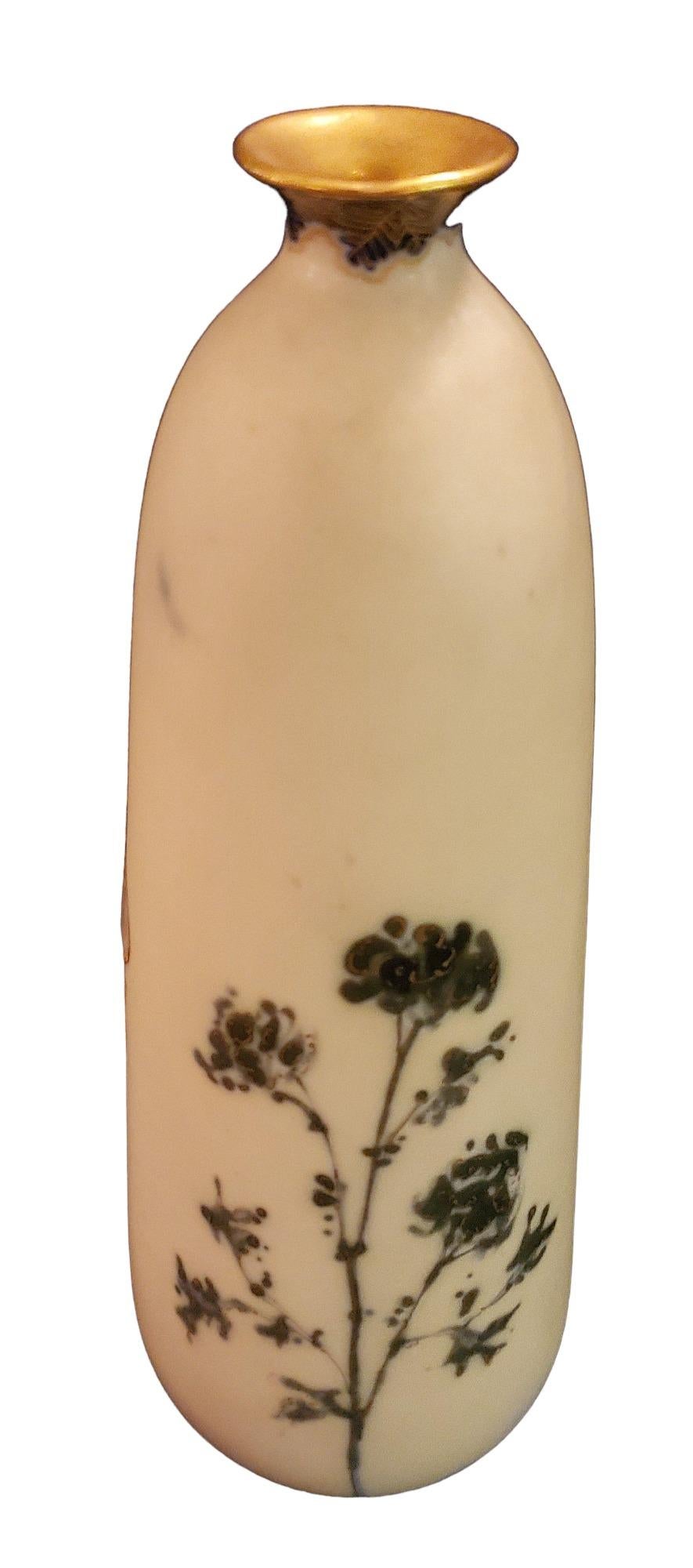 1940s German Porcelain Orchid Vase In Good Condition For Sale In Pasadena, CA