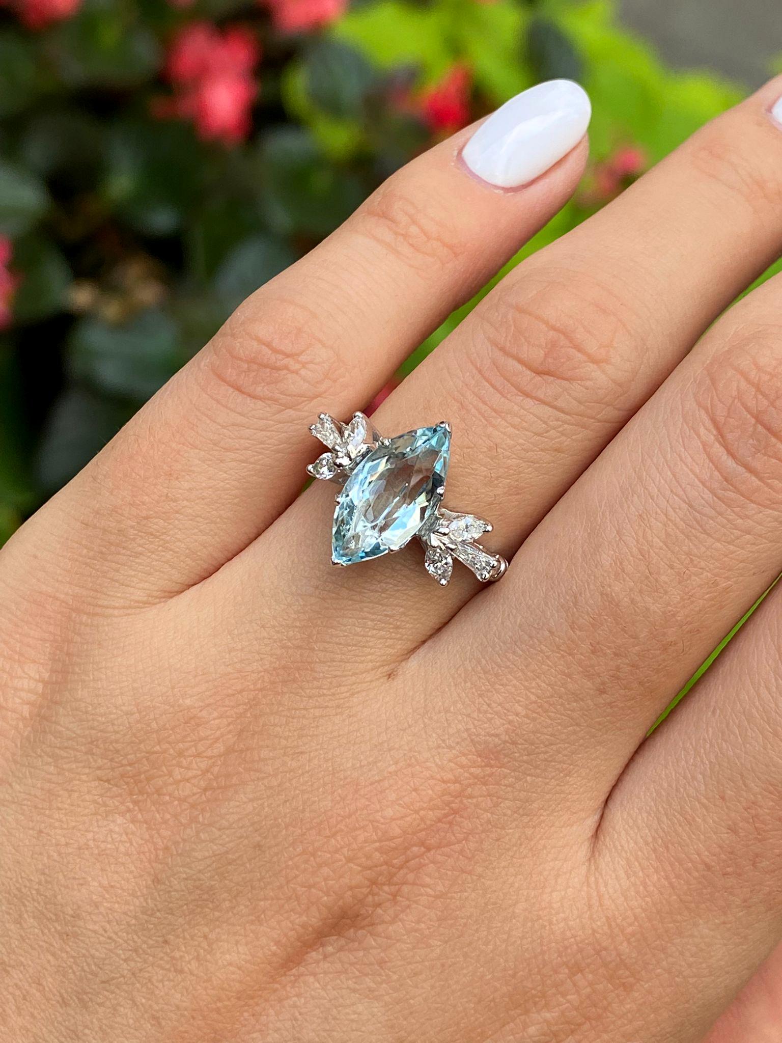 1940er GIA 3::08ctw Vintage Aquamarin Marquise und Diamant 18k Ring 4