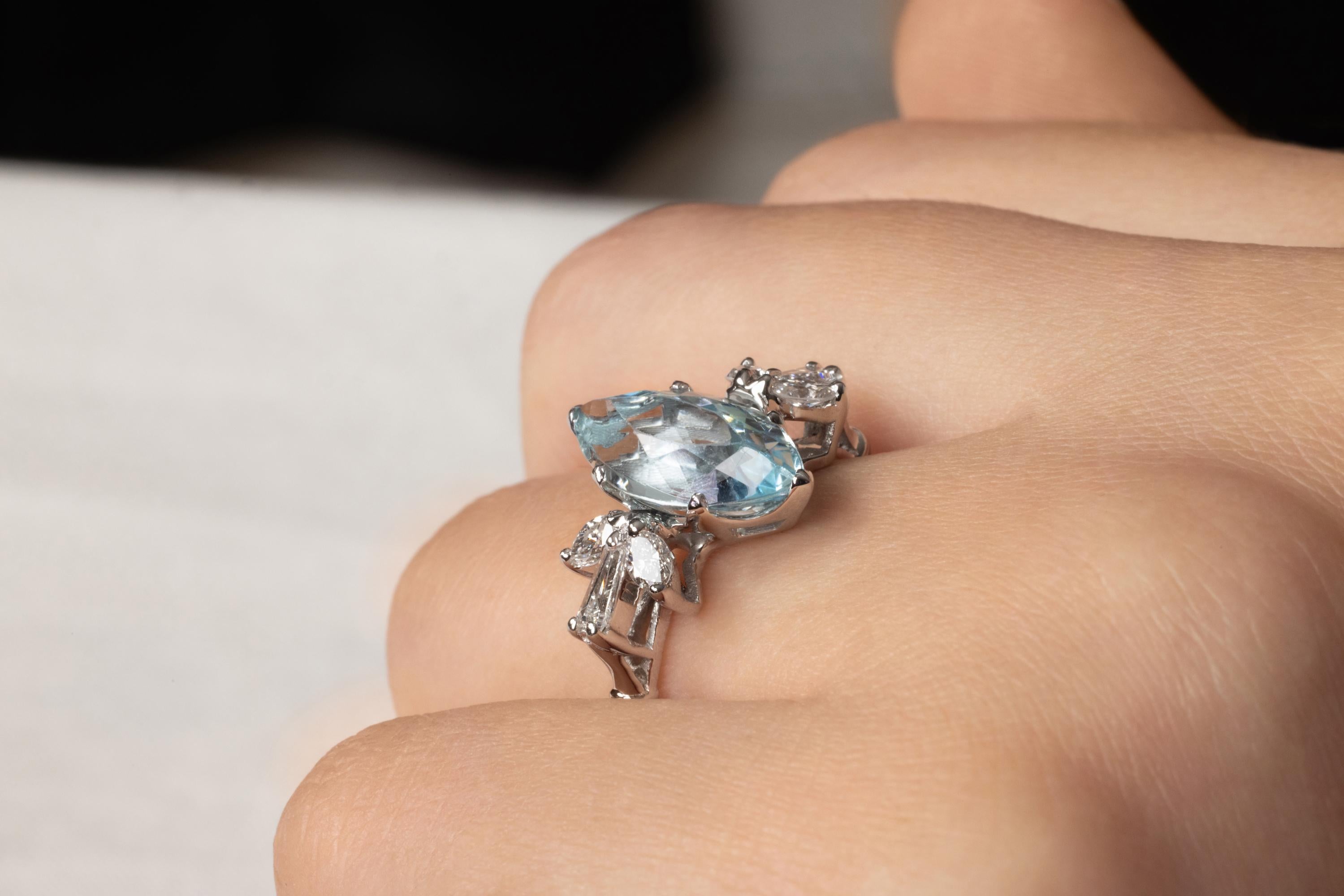 1940er GIA 3::08ctw Vintage Aquamarin Marquise und Diamant 18k Ring 10