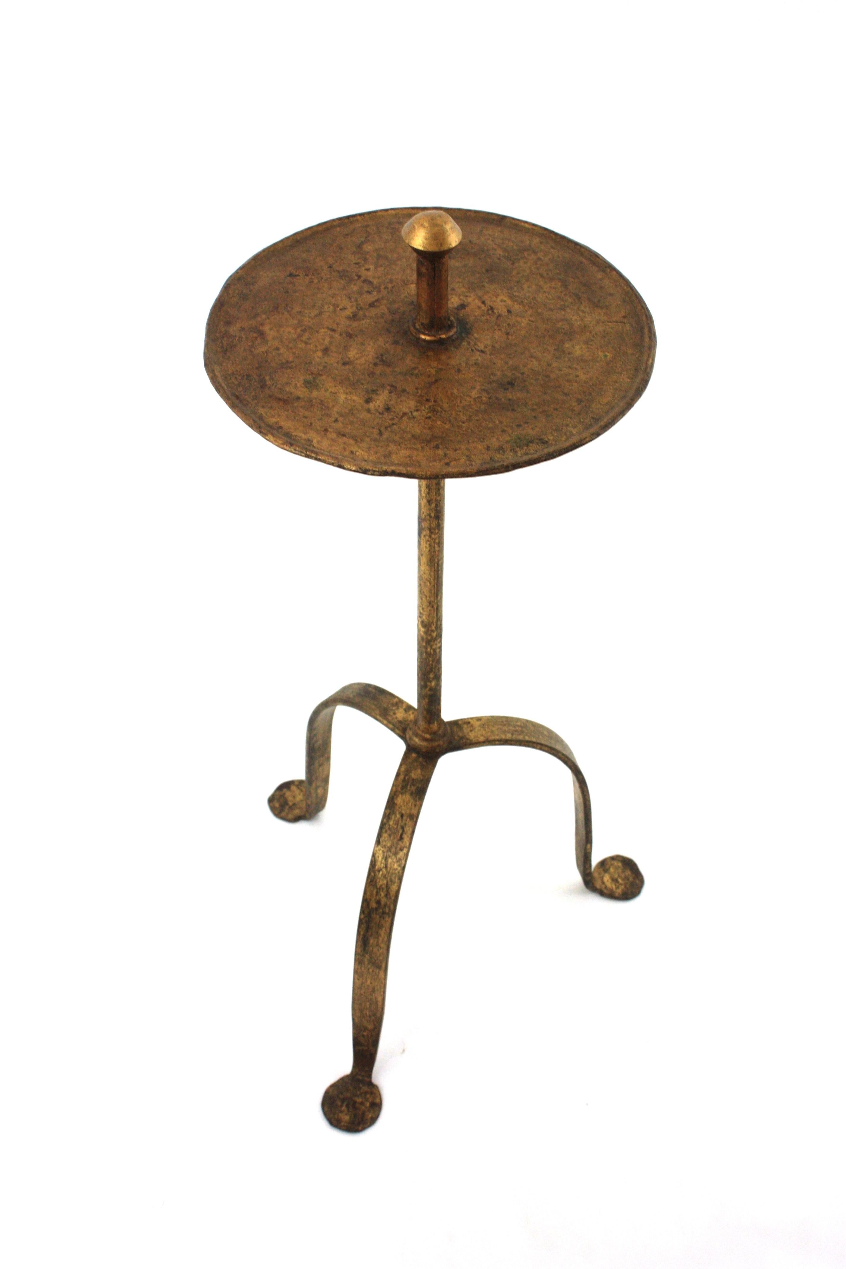 Espagnol Table à boire / Table à Martini / Guéridon avec poignée en fer doré des années 1940 en vente