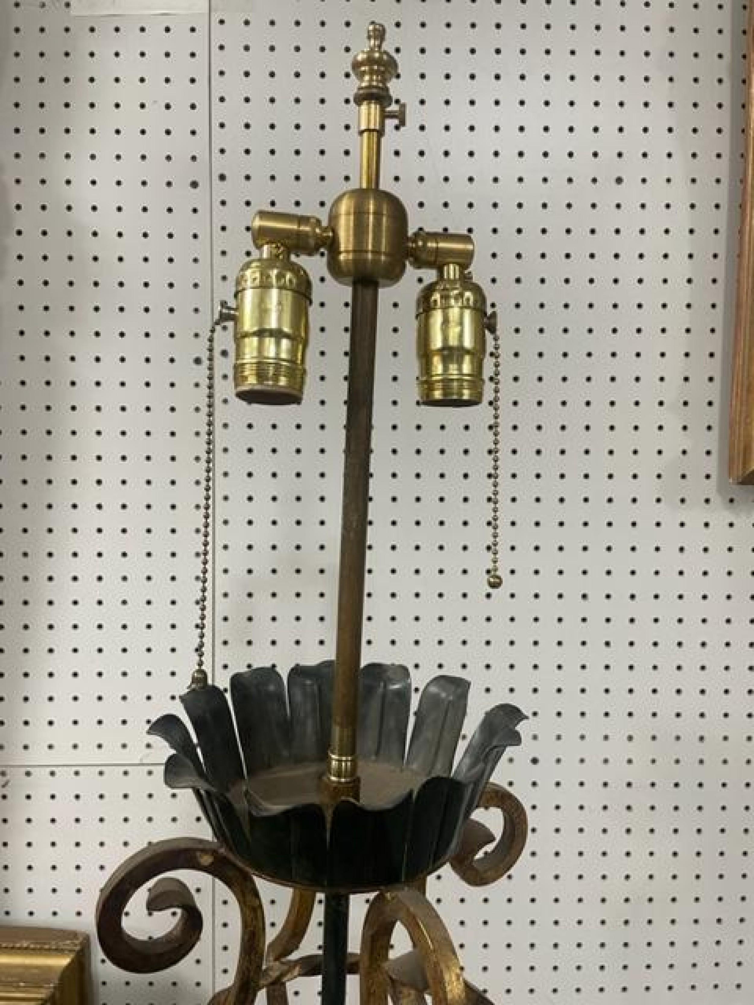 Mid-Century Modern 1940s Gilt Metal Floor Lamp On 4 Scroll Legs For Sale