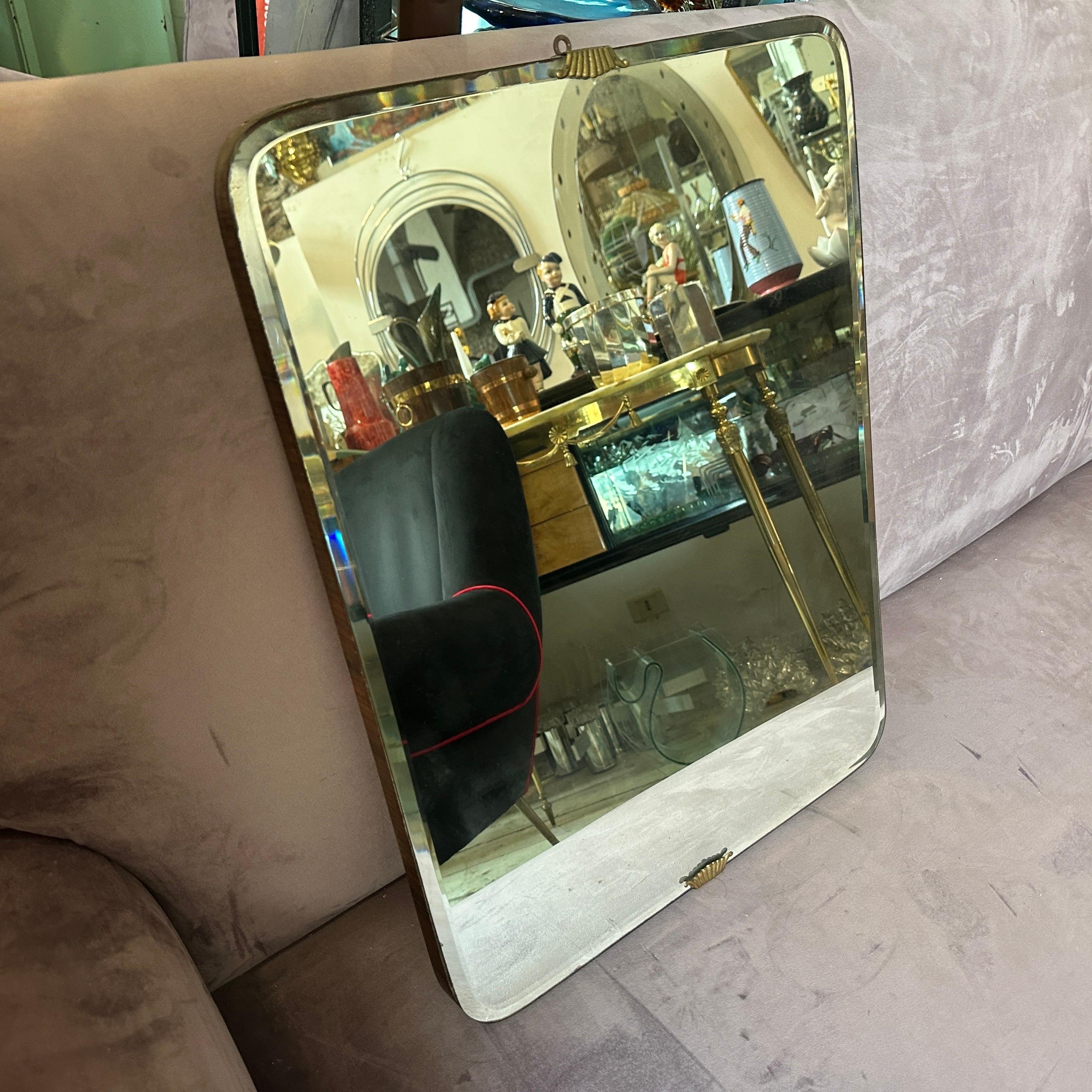 1940s Gio Ponti Style Art Deco Brass and Glass Italian Wall Mirror For Sale 1