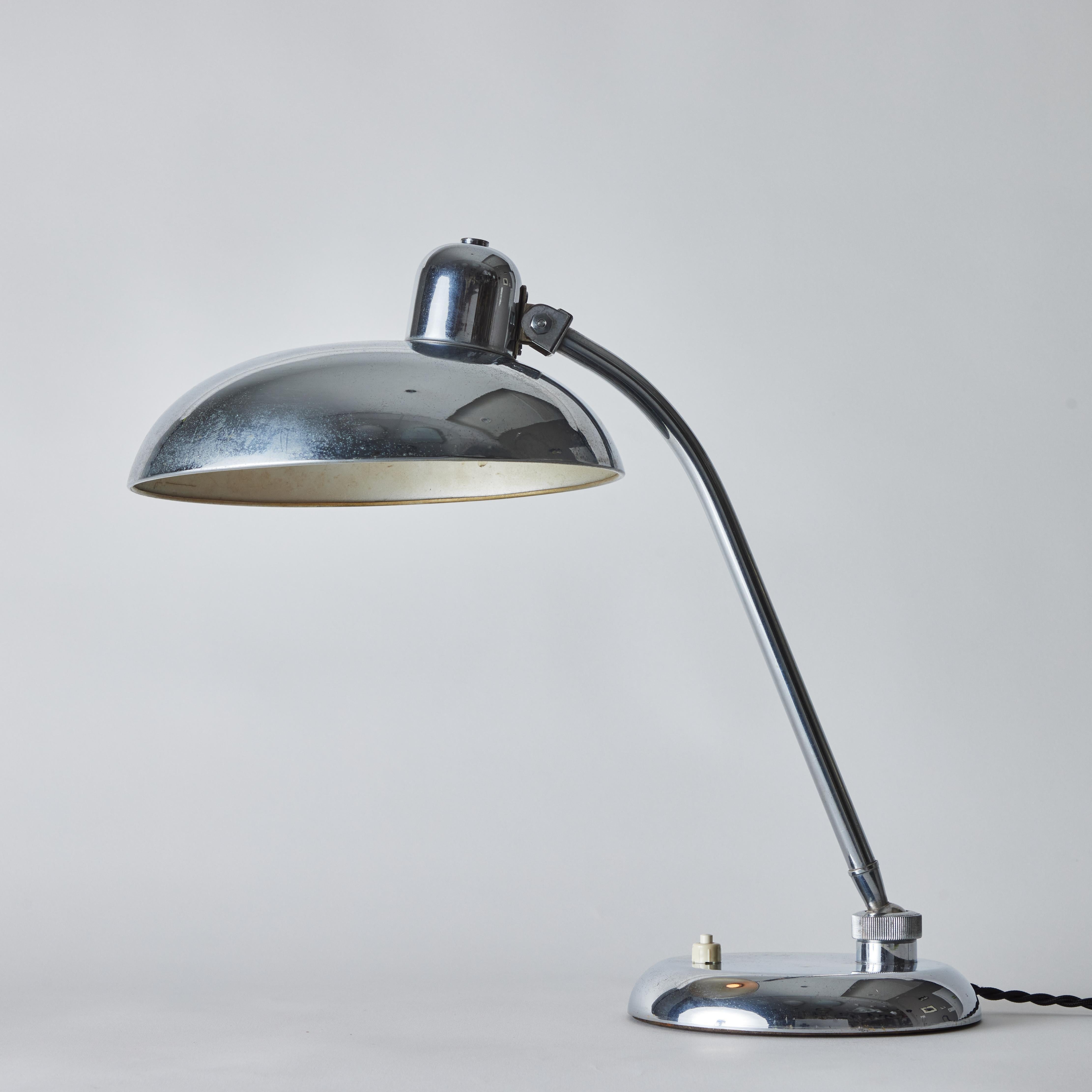 Scandinave moderne Lampe de bureau ministérielle chromée Giovanni Michelucci des années 1940 pour Lariolux en vente