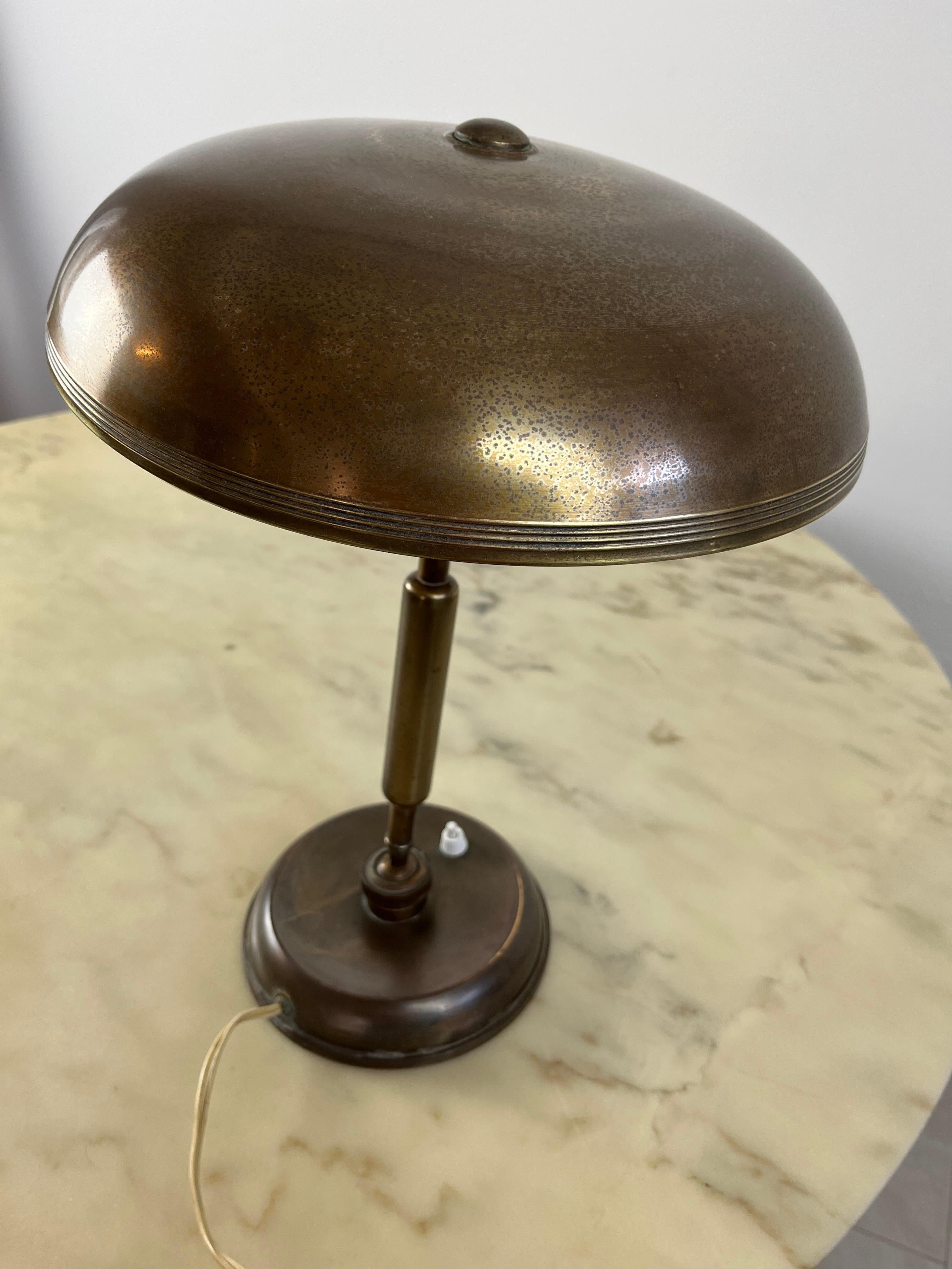 Milieu du XXe siècle Lampe de bureau en laiton Giovanni Michelucci pour Lariolux des années 1940 en vente