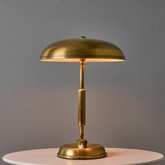 1940s Giovanni Michelucci Patinated Brass Adjustable Banker Lamp for Lariolux (lampe de banquier réglable en laiton patiné)