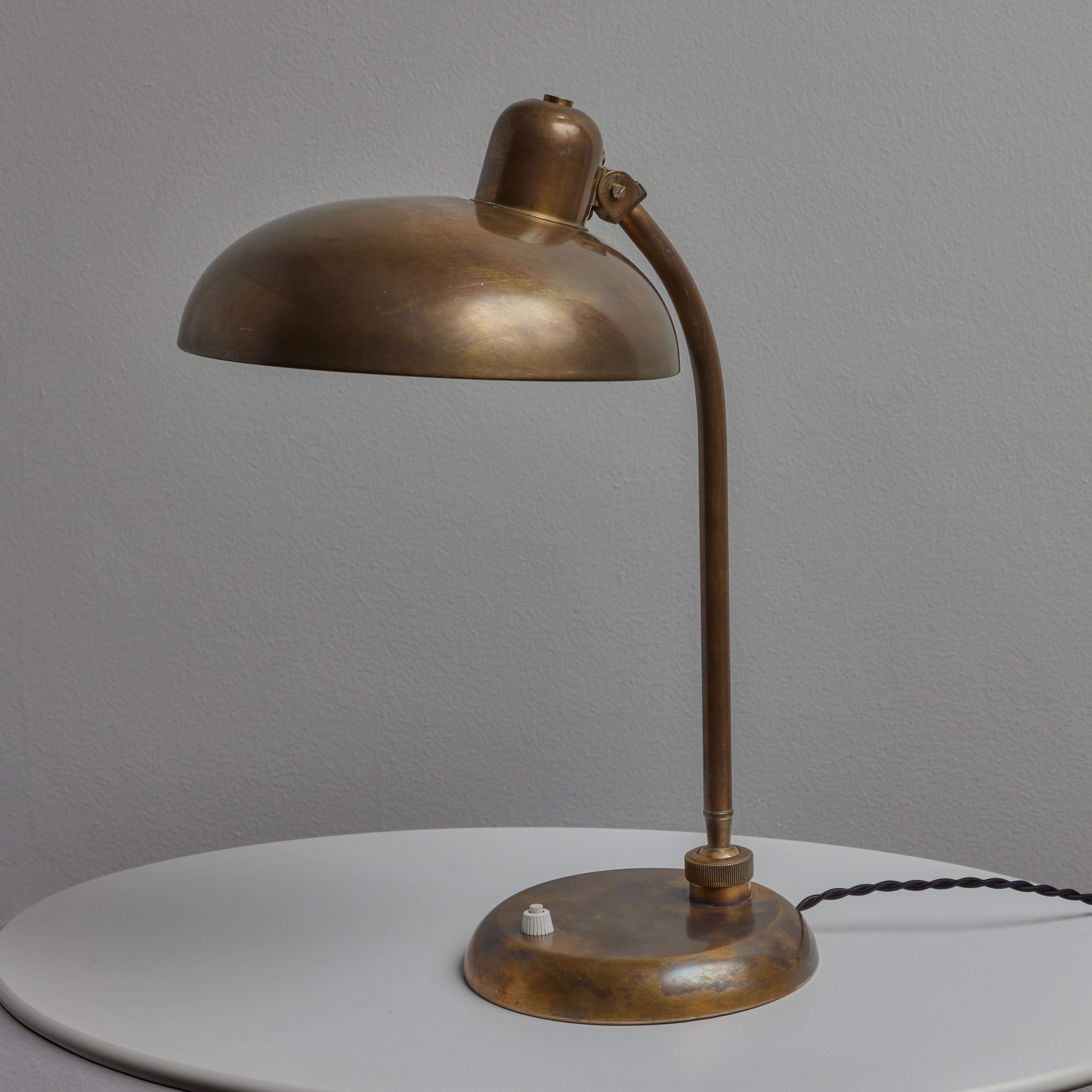 1940s Giovanni Michelucci Patinated Brass Ministerial Table Lamp for Lariolux For Sale 4