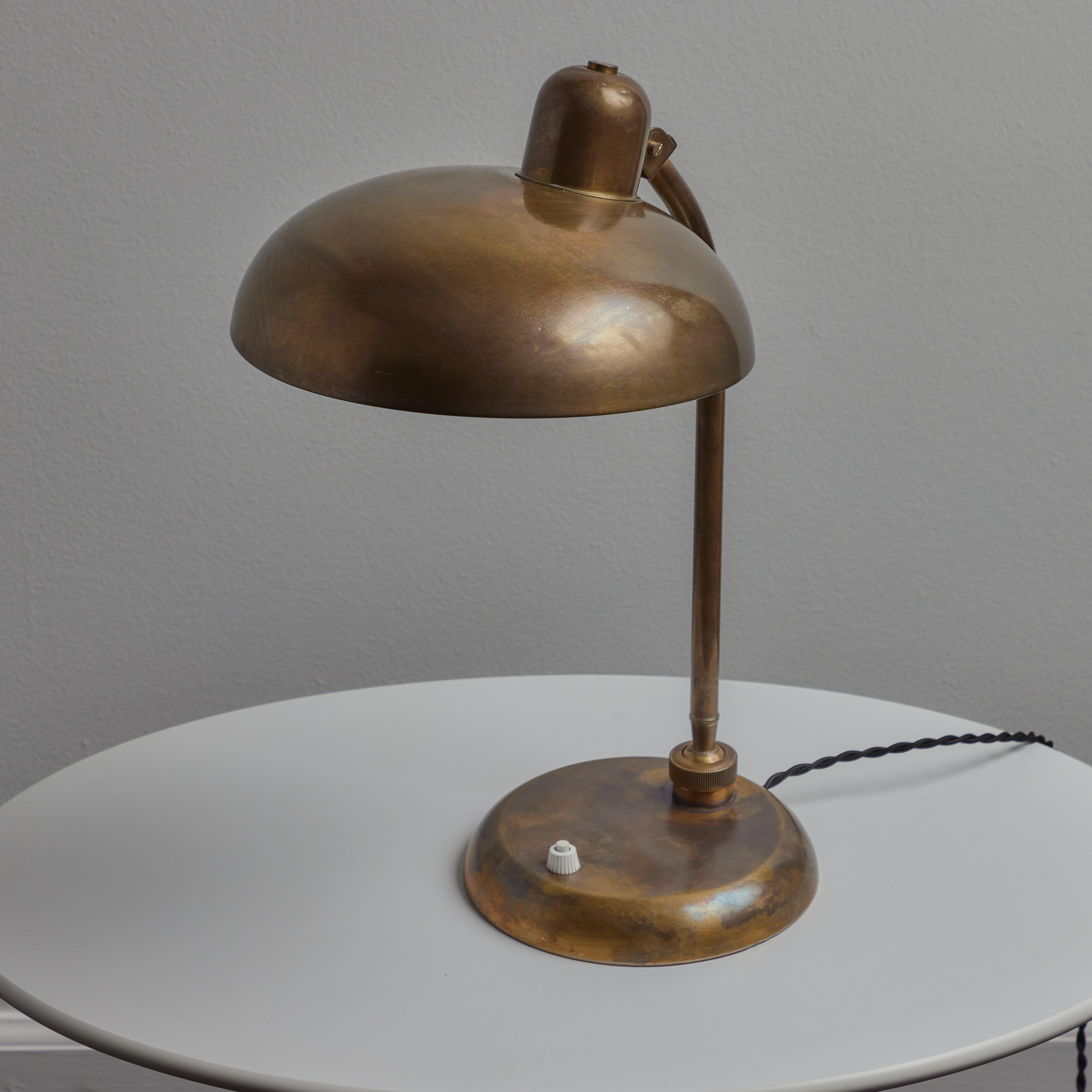 Lampe de bureau Ministerial en laiton patiné Giovanni Michelucci pour Lariolux, années 1940 en vente 3