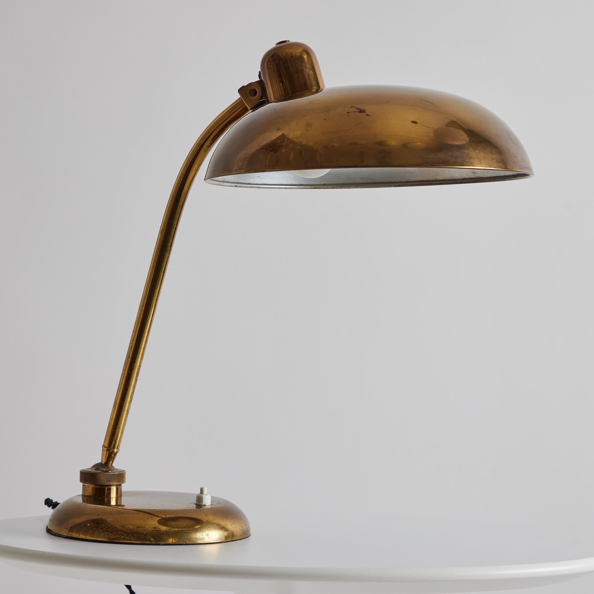 1940s Giovanni Michelucci Patinated Brass Ministerial Table Lamp for Lariolux For Sale 8