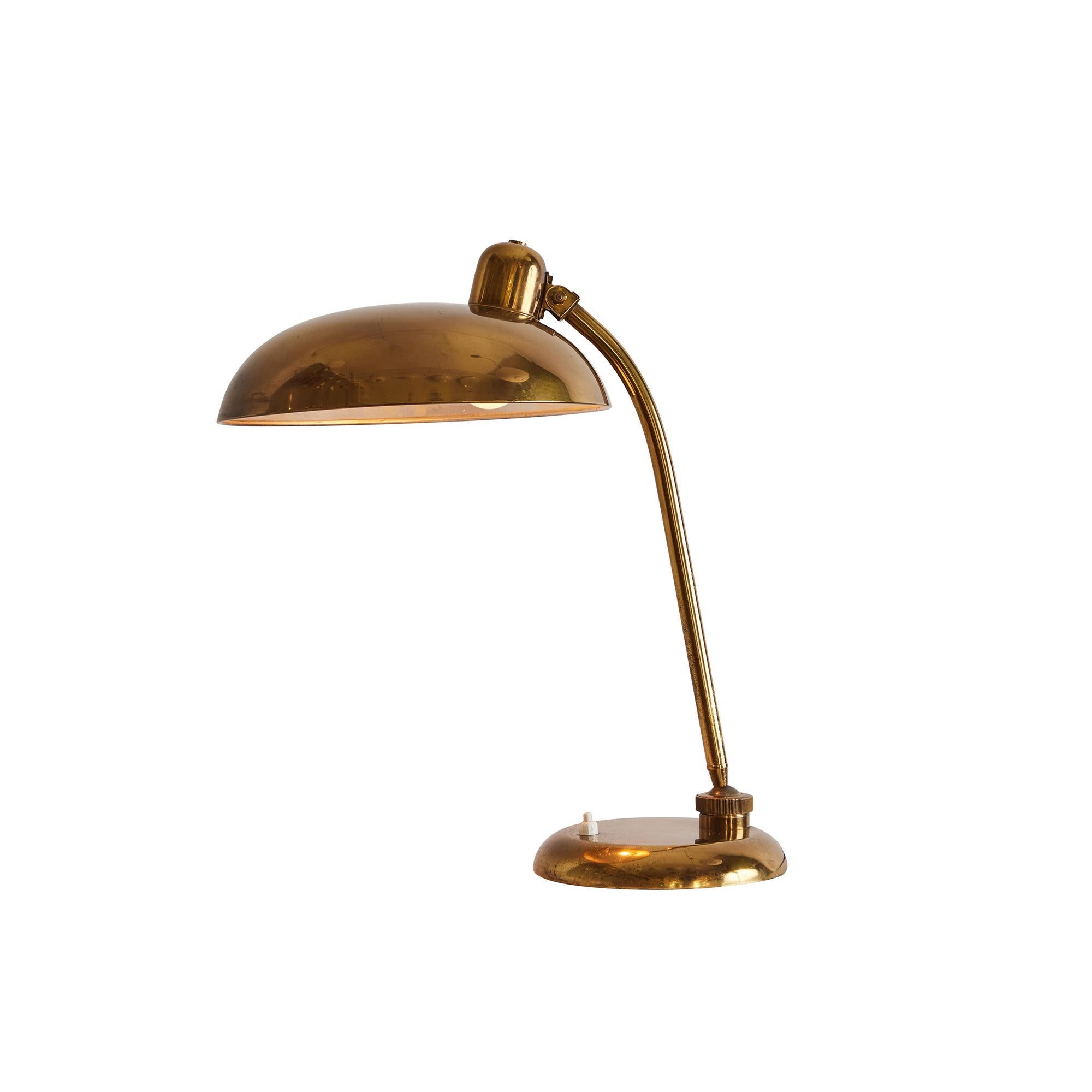 1940s Giovanni Michelucci Patinated Brass Ministerial Table Lamp for Lariolux For Sale 9