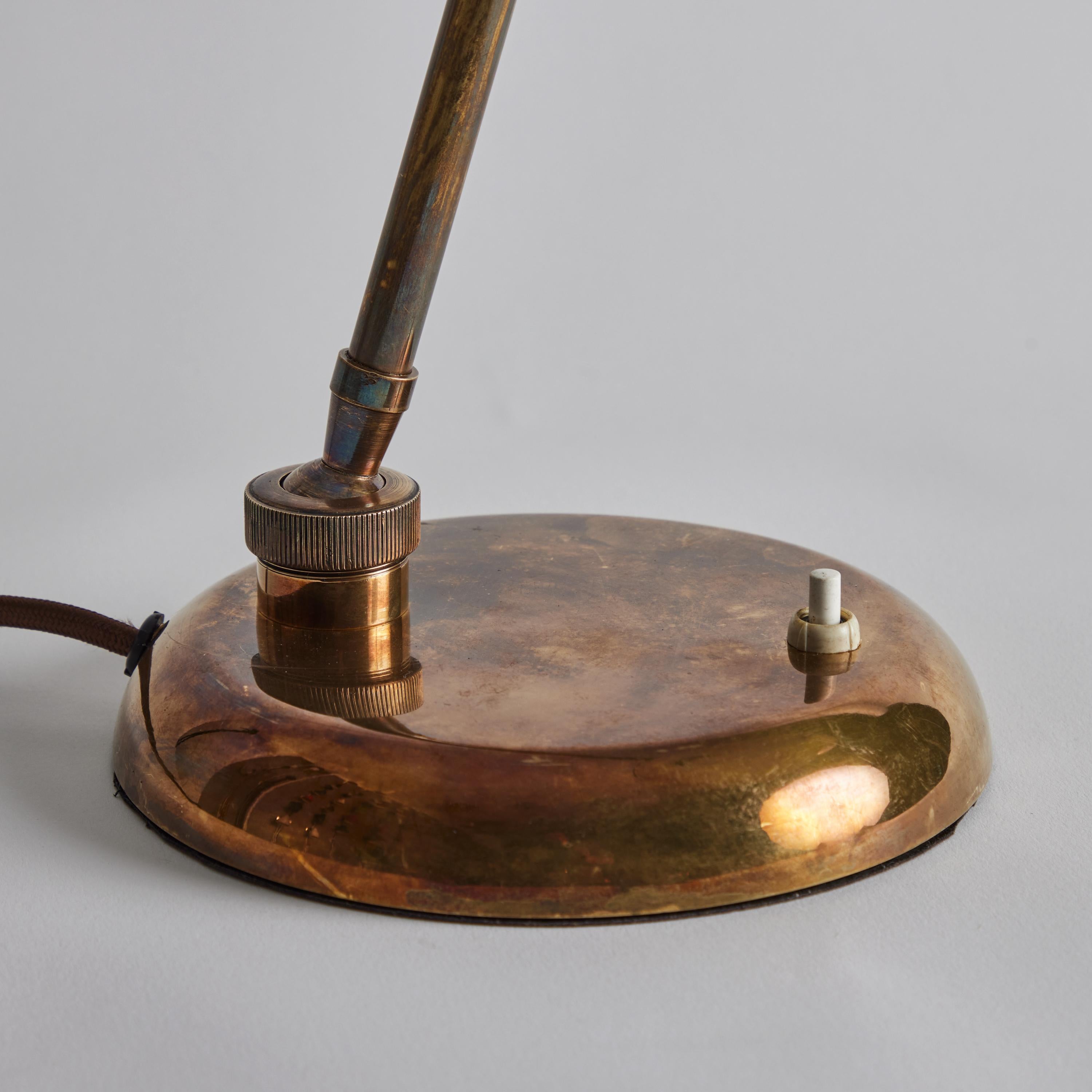 Scandinavian Modern 1940s Giovanni Michelucci Patinated Brass Ministerial Table Lamp for Lariolux