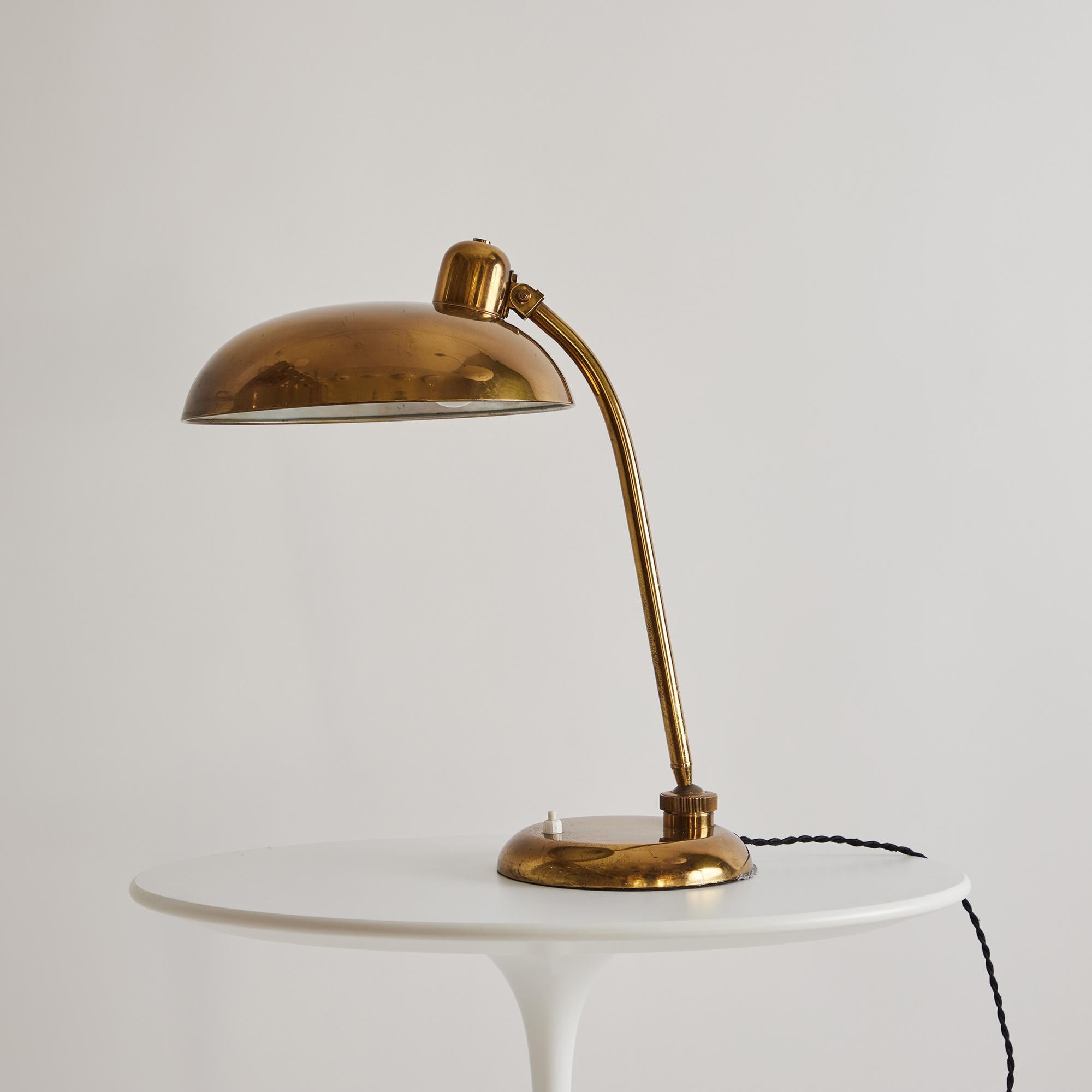 1940s Giovanni Michelucci Patinated Brass Ministerial Table Lamp for Lariolux For Sale 3