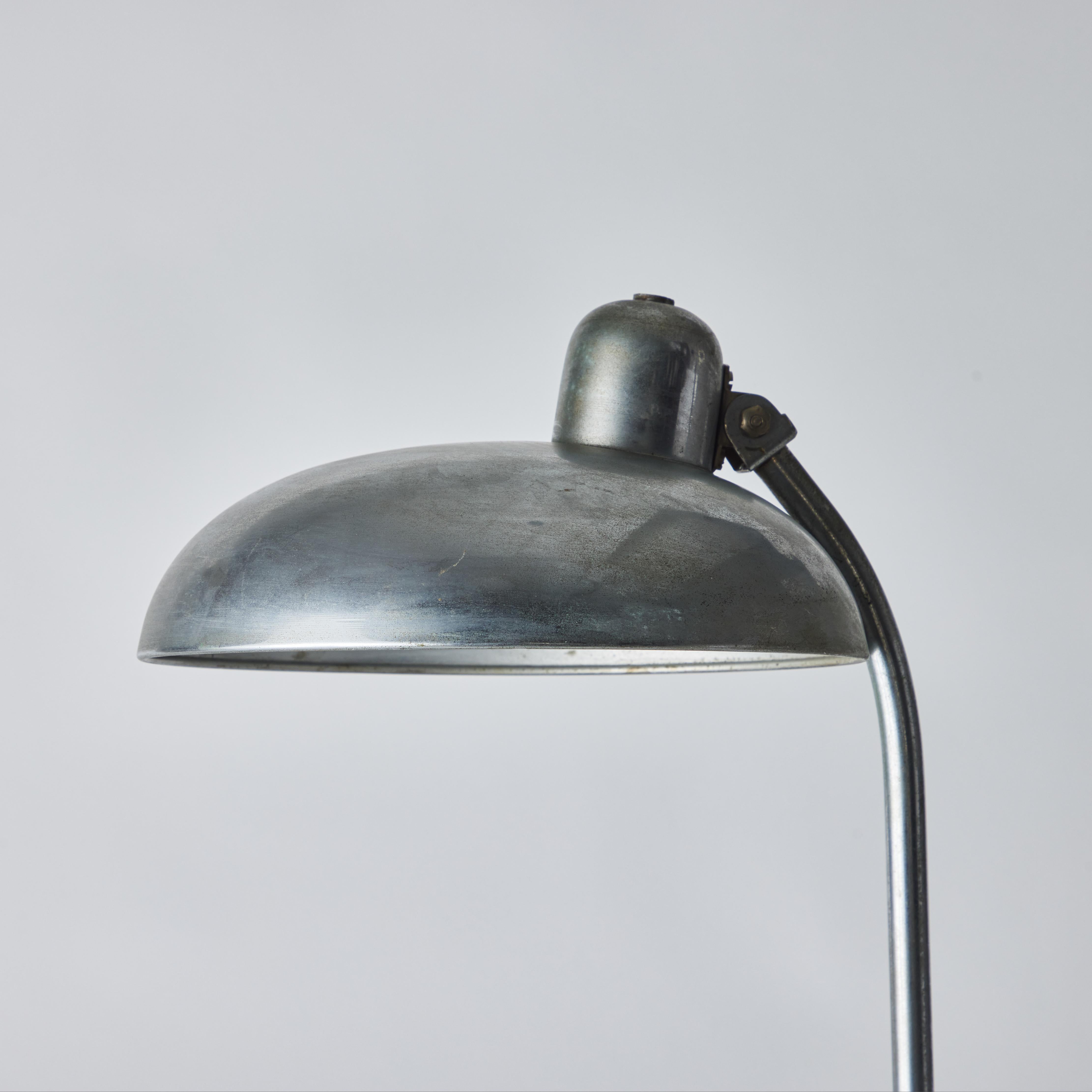 1940s Giovanni Michelucci Patinated Nickel Ministerial Table Lamp for Lariolux In Good Condition For Sale In Glendale, CA