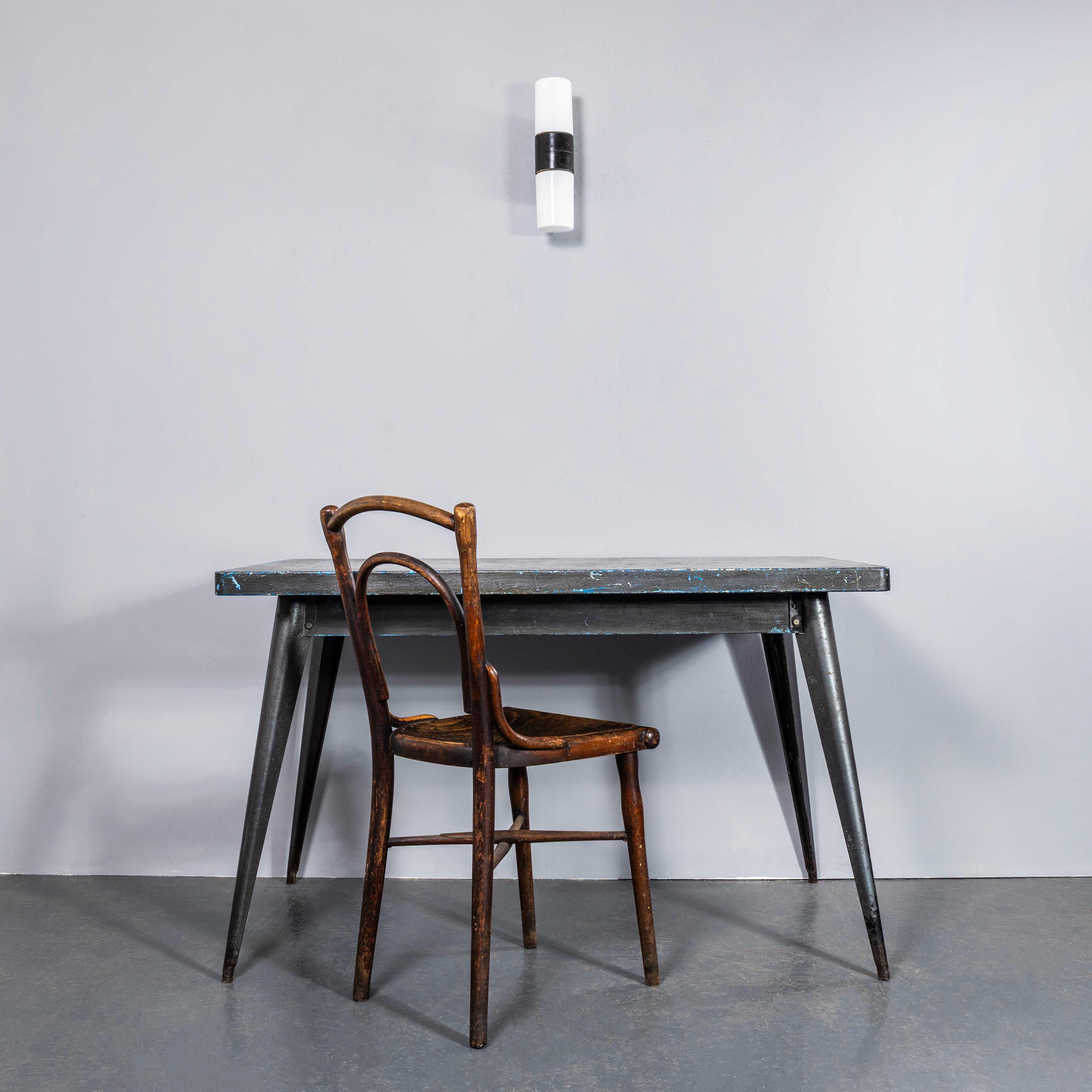 Metà XX secolo Lampade da parete a bastone in vetro e bachelite degli anni '40 in vendita