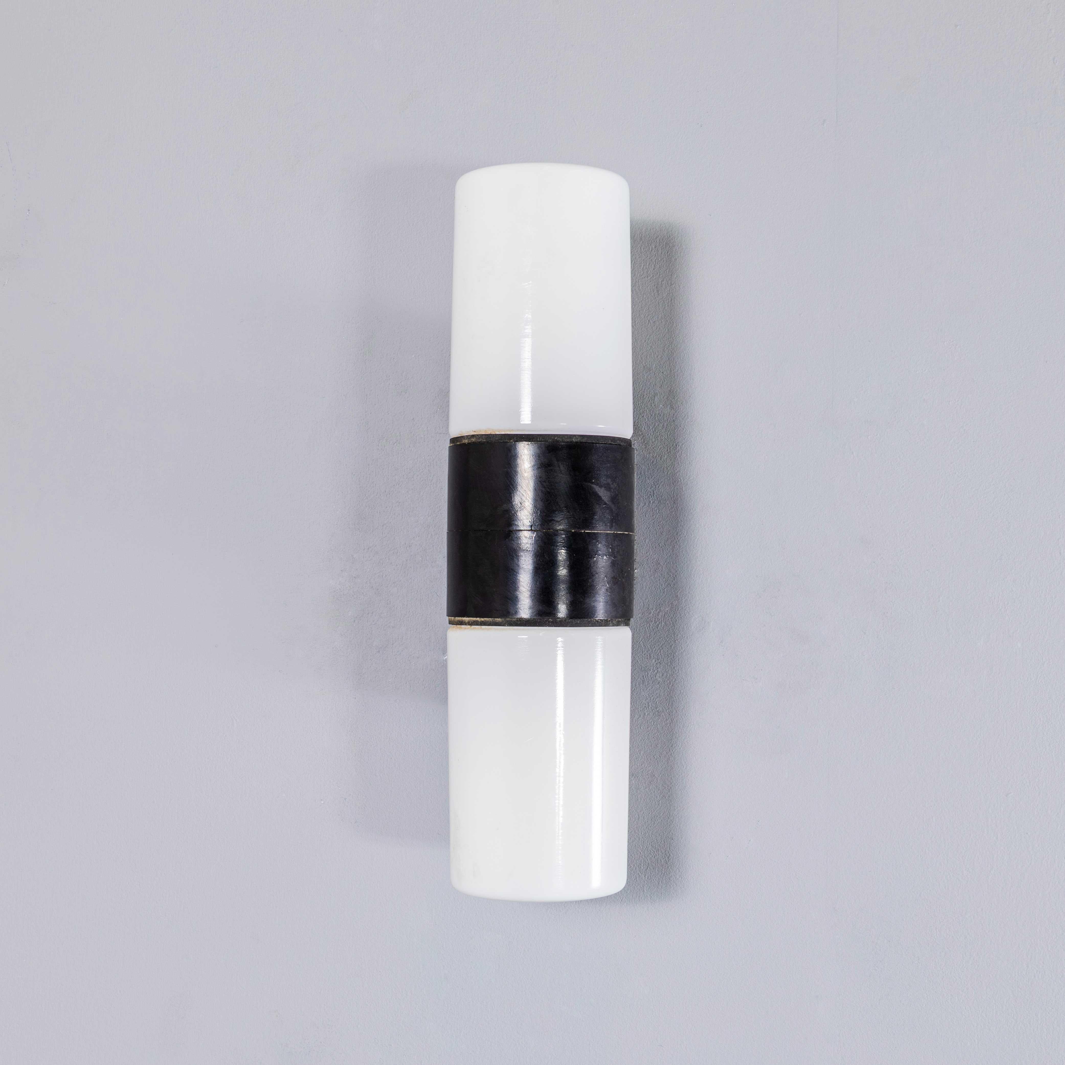 Lampade da parete a bastone in vetro e bachelite degli anni '40 in vendita 1