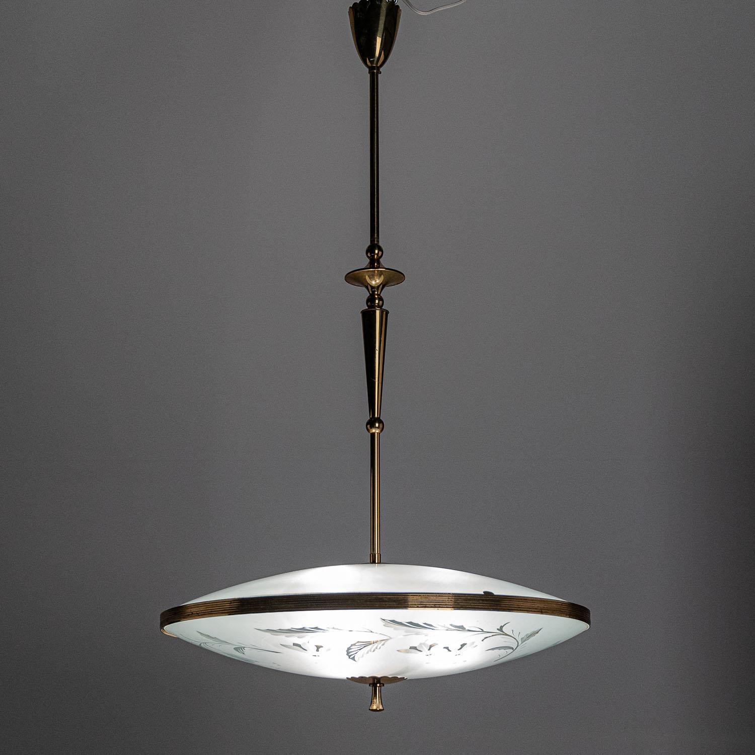 1940's Glass and Brass Pendant Attributed to Pietro Chiesa For Sale 7