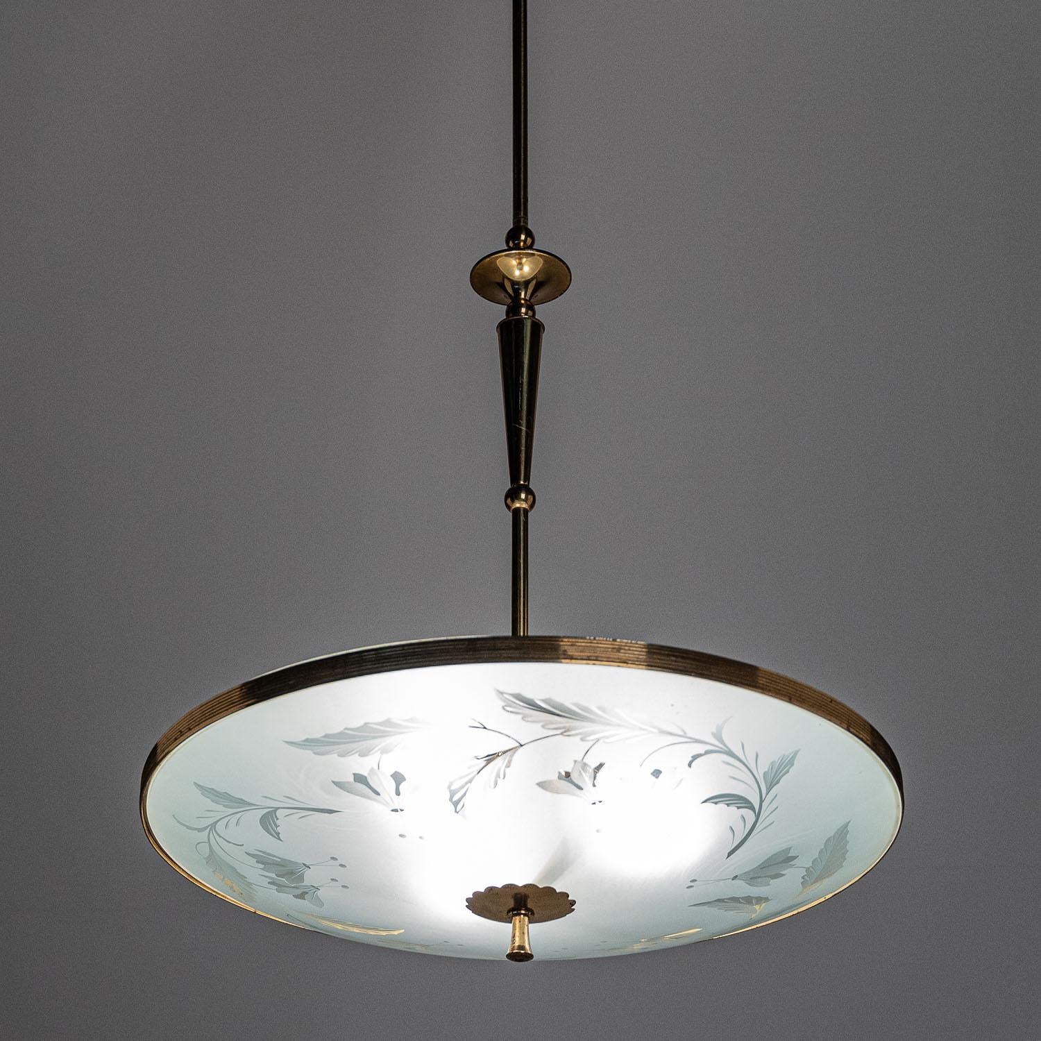 1940's Glass and Brass Pendant Attributed to Pietro Chiesa For Sale 8