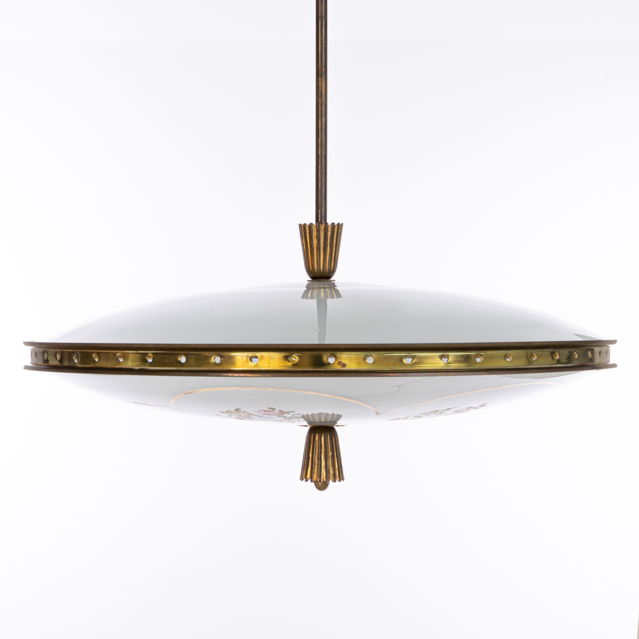 italien Pendentif en verre et laiton des années 1940 attribué à Pietro Chiesa en vente