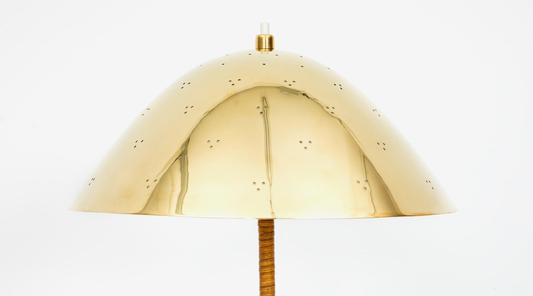 1940s Golden Brass Table Lamp by Paavo Tynell 6
