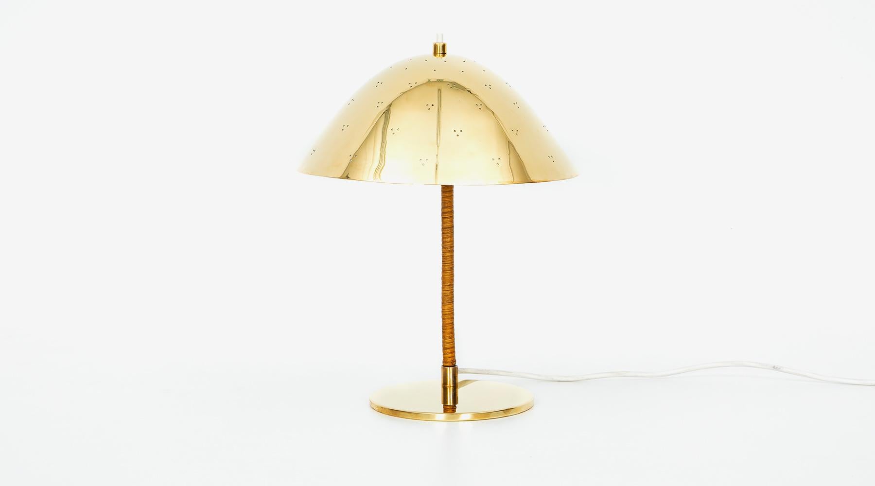Mid-Century Modern 1940s Golden Brass Table Lamp by Paavo Tynell
