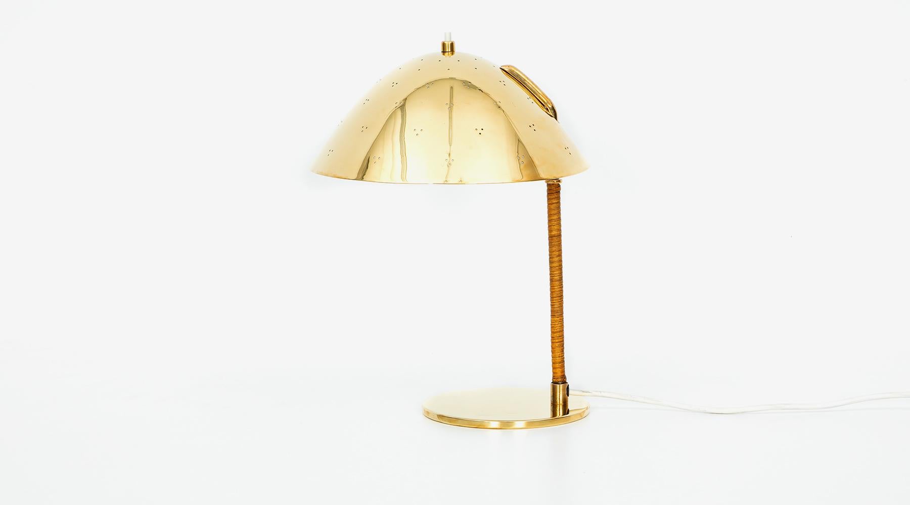 Finnish 1940s Golden Brass Table Lamp by Paavo Tynell