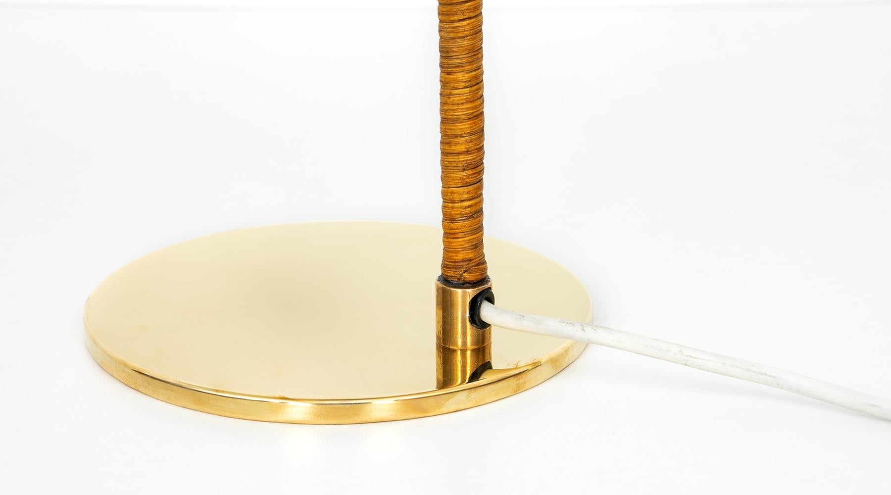 1940s Golden Brass Table Lamp by Paavo Tynell 2