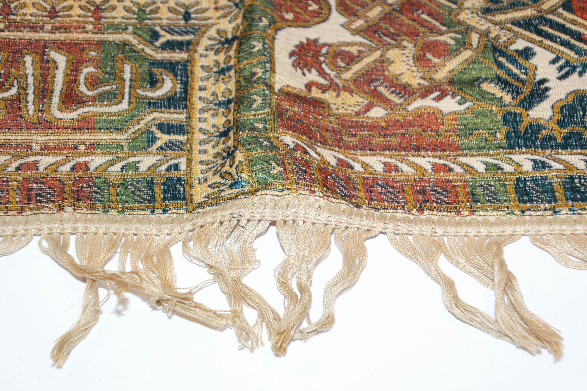 1940s Granada Islamic Spain Textile with Arabic Calligraphy Writing For Sale 7