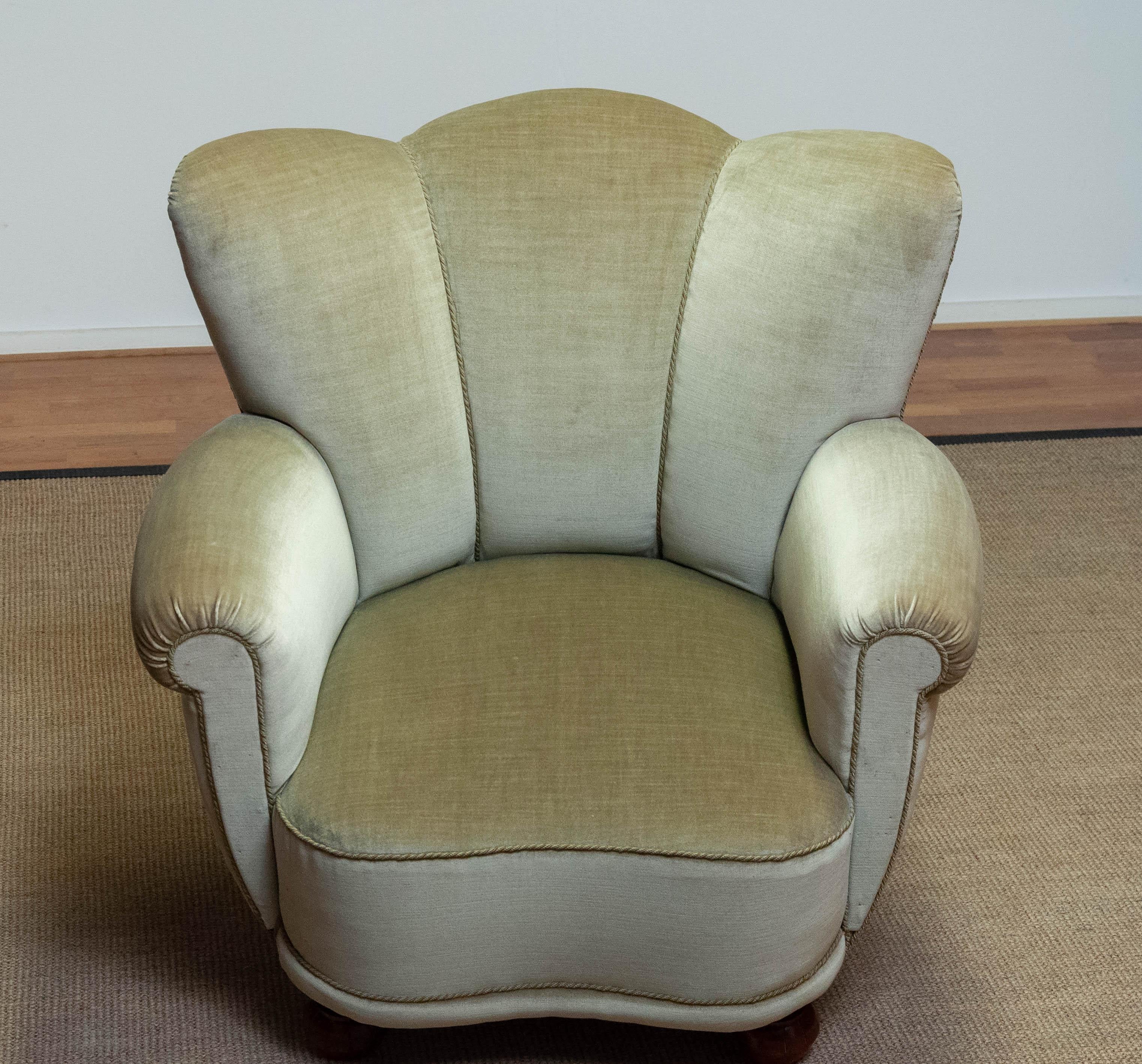 1940s Green Velvet Wingback Lounge Chair in the Style of Fritz Hansen Denmark 2