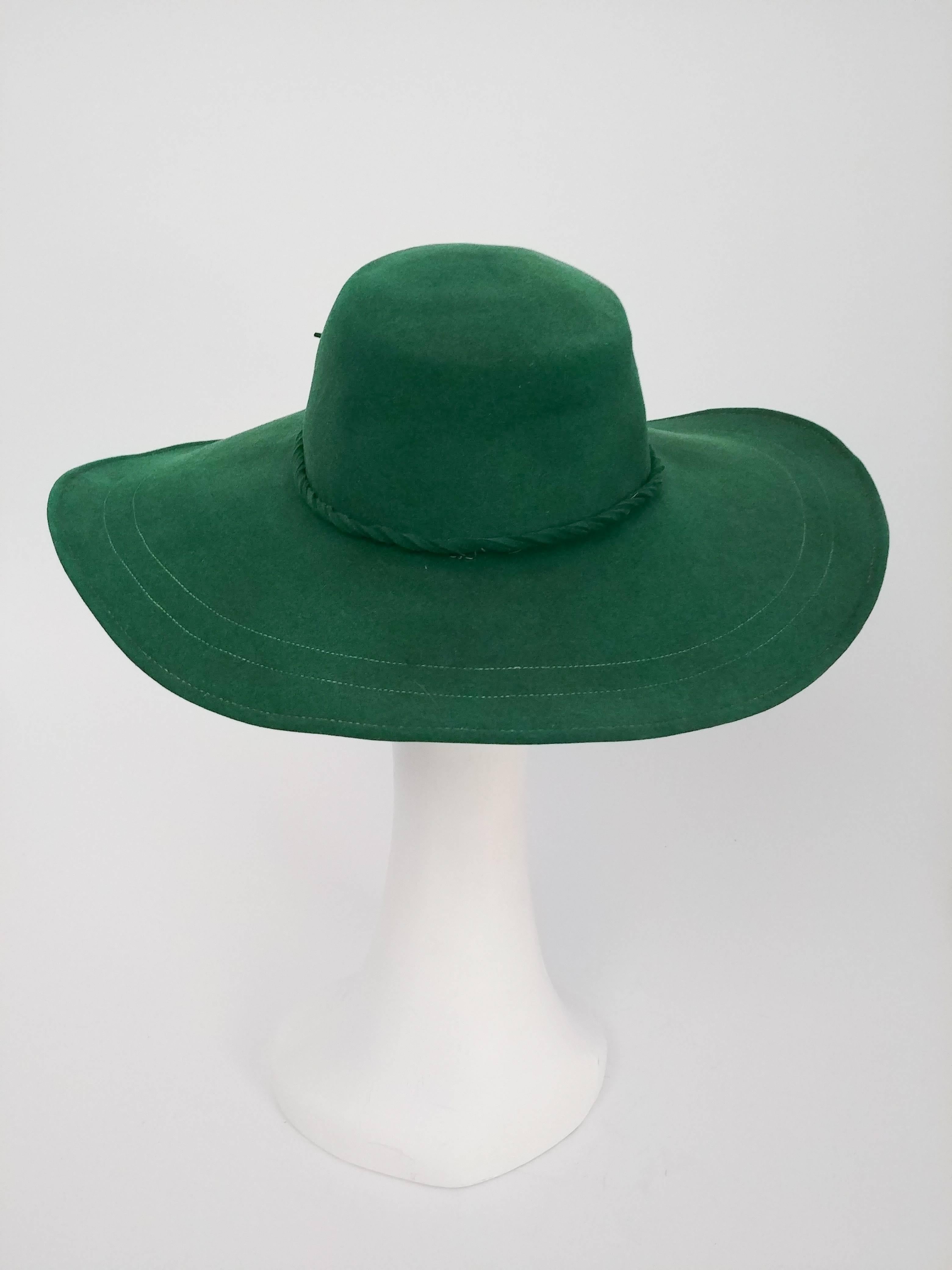 1940s Green Wide Brim Wool Hat In Good Condition In San Francisco, CA