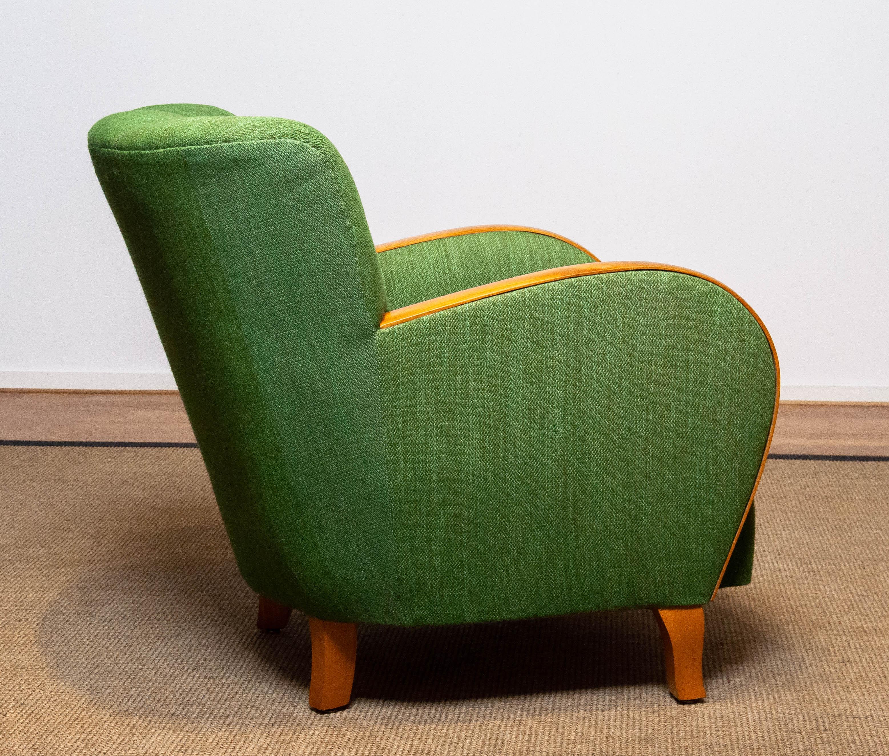 Mid-20th Century 1940's, Green Woolen with Elm Armrests Lounge Chair in the Style of Fritz Hansen