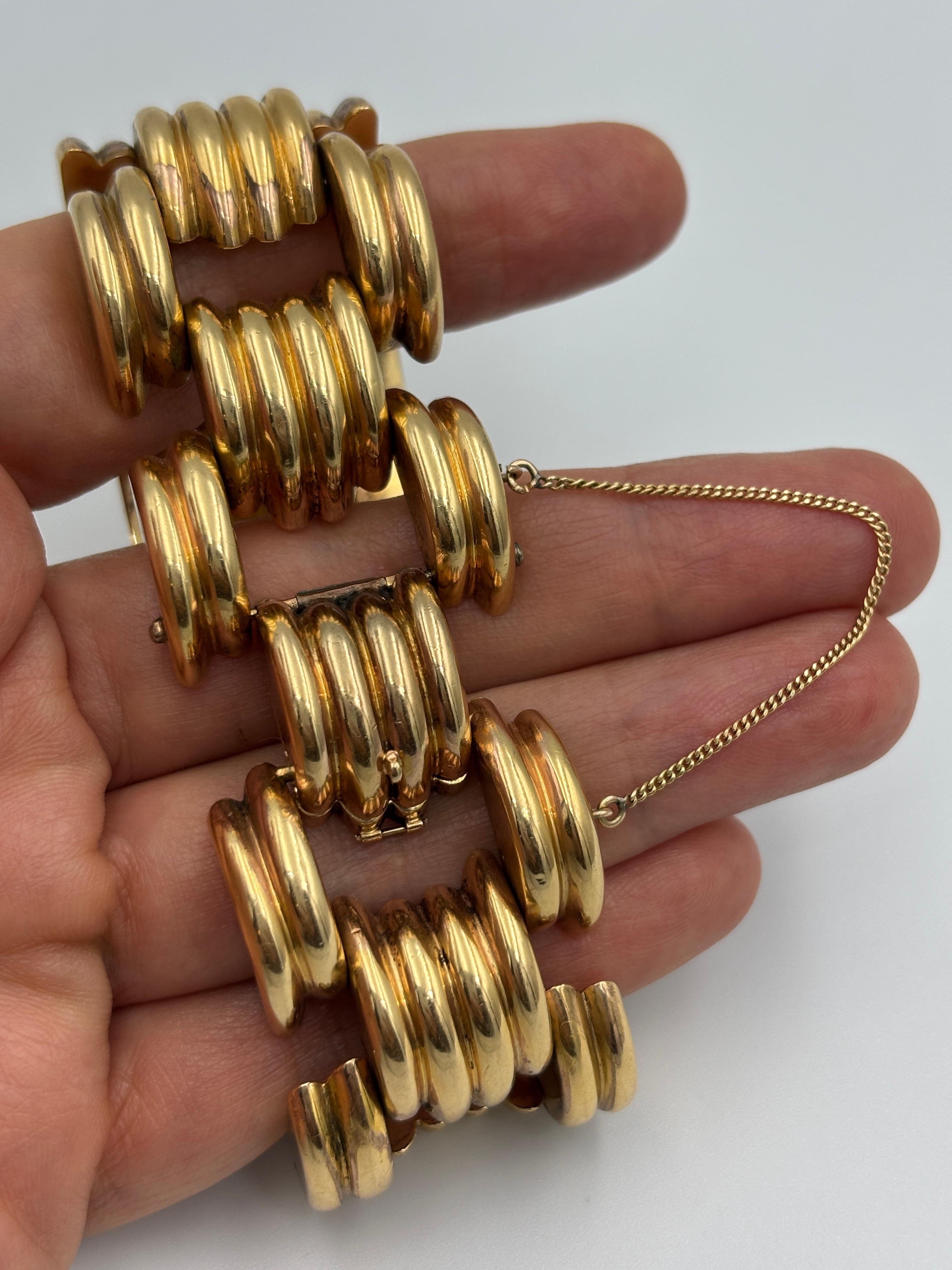 Women's or Men's 1940s Gubelin 18k gold Tank bracelet For Sale