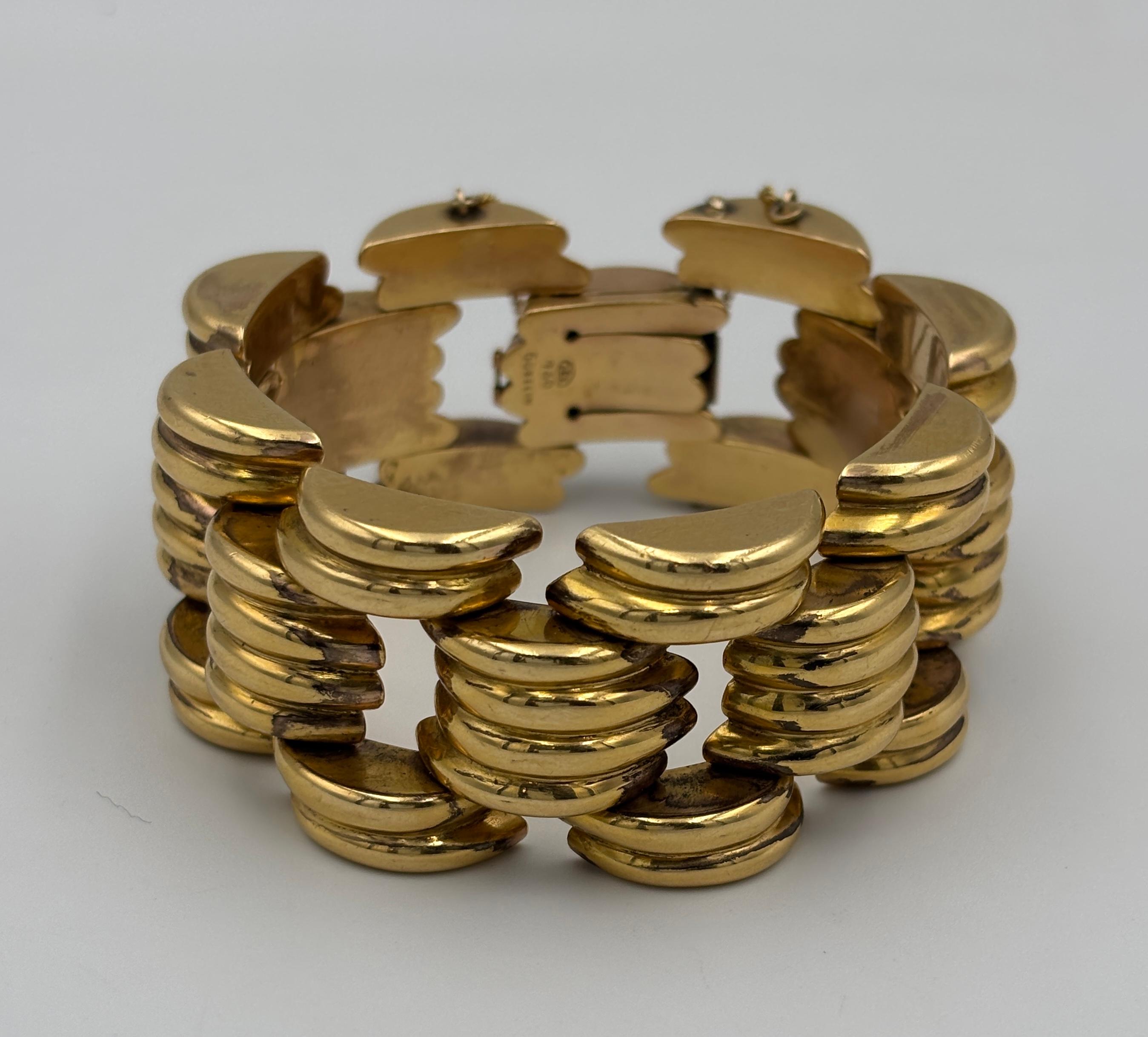 1940s Gubelin 18k gold Tank bracelet For Sale 2