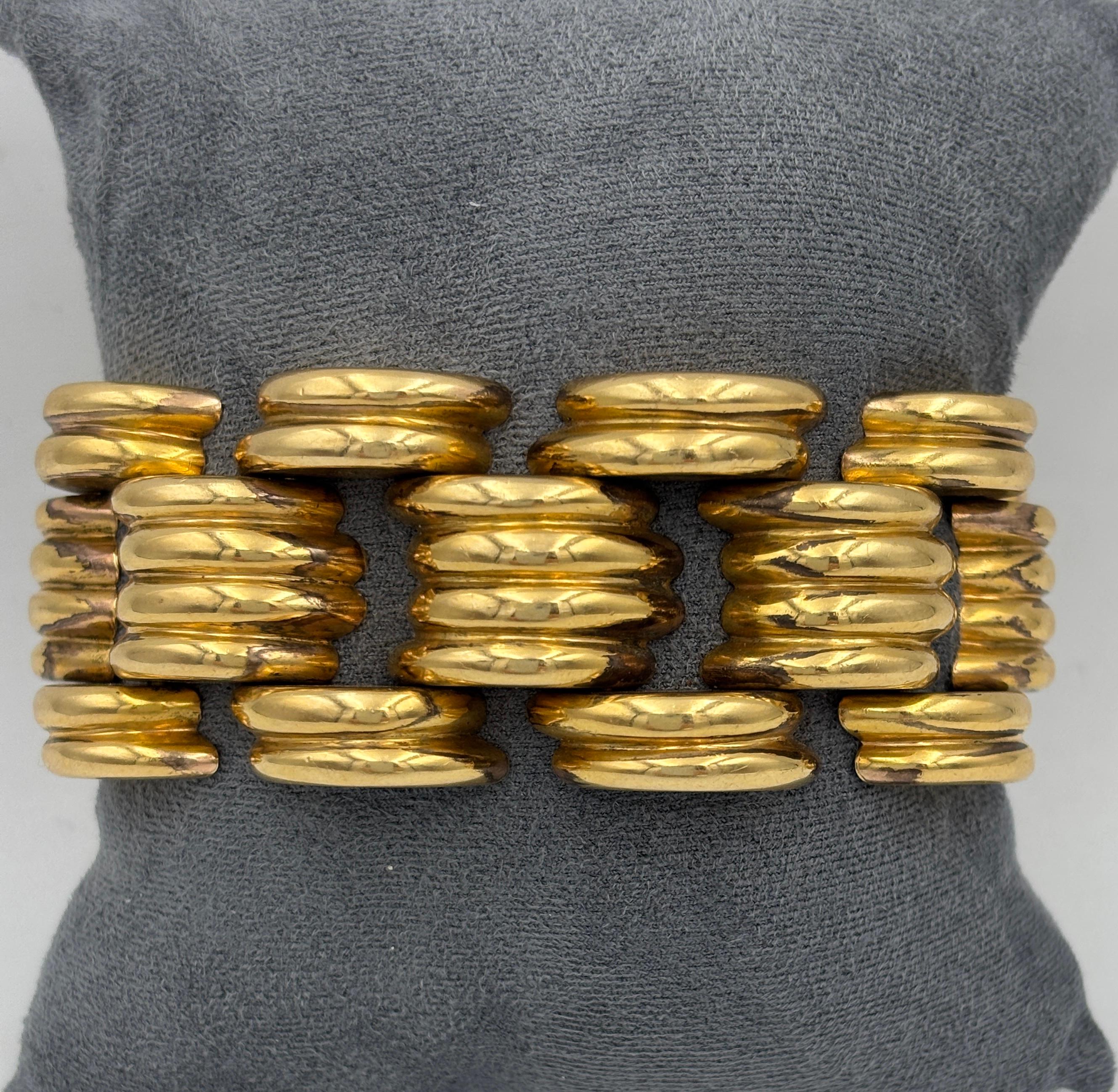 1940s Gubelin 18k gold Tank bracelet For Sale 3
