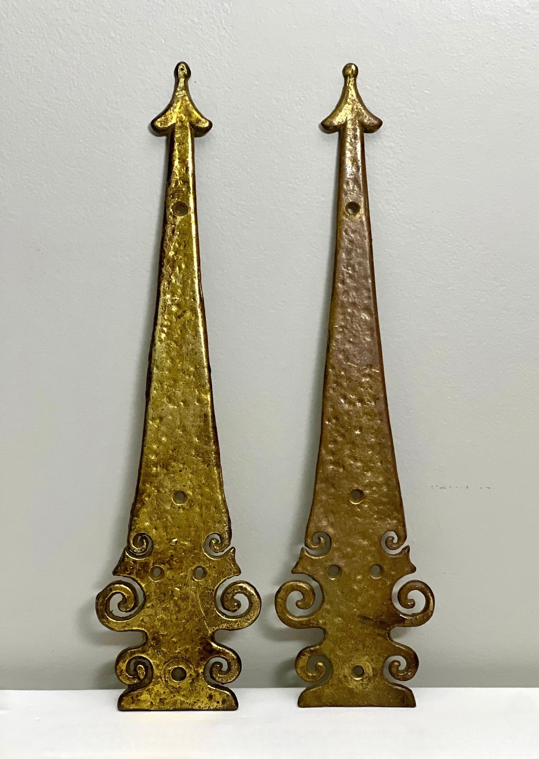 1940s Hammered Brass Door Strap Hinges by Wm. Spencer with Brass Door Knocker For Sale 4