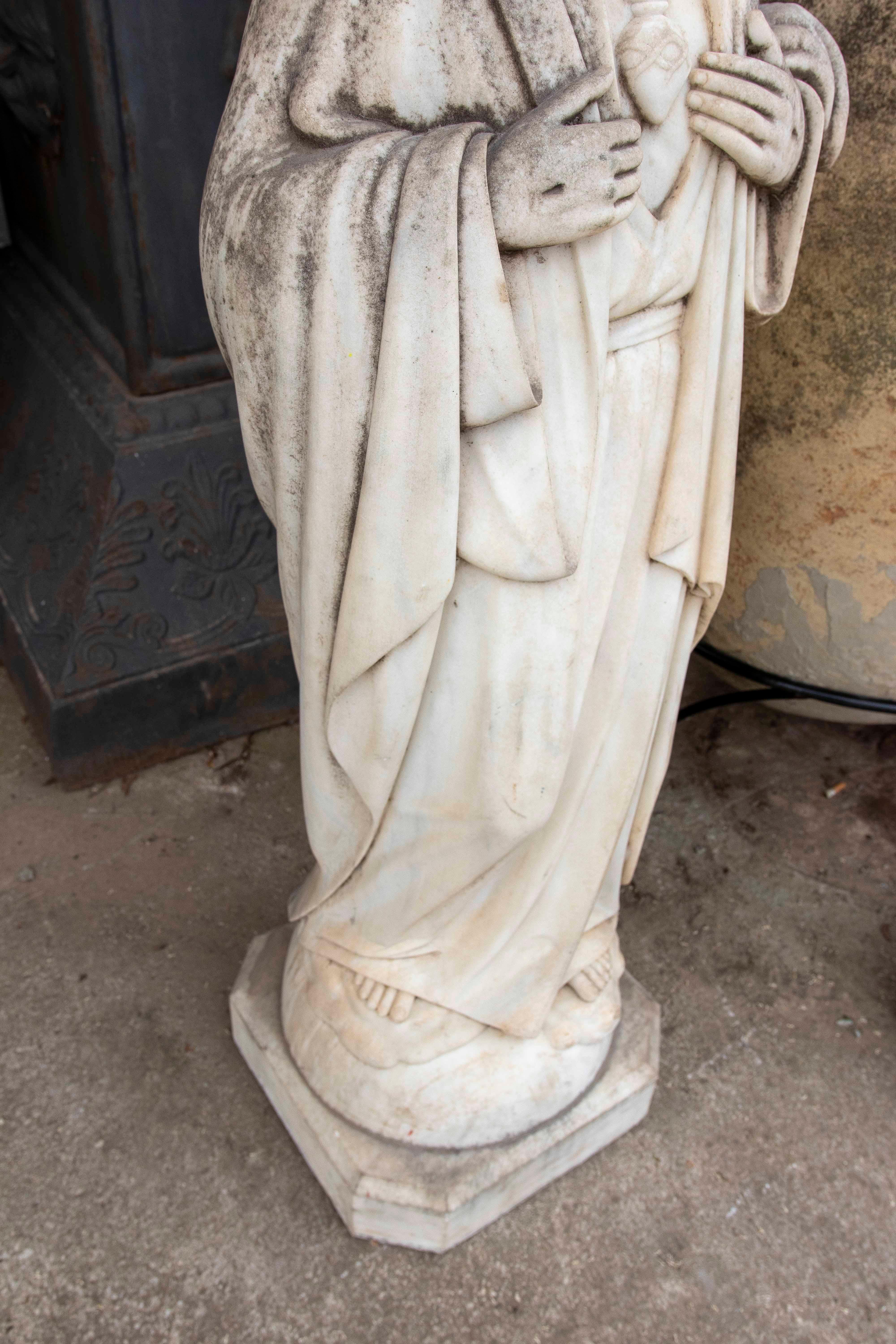 Scultura in marmo scolpita a mano degli anni '40 raffigurante Gesù Cristo del Sacro Cuore in vendita 5