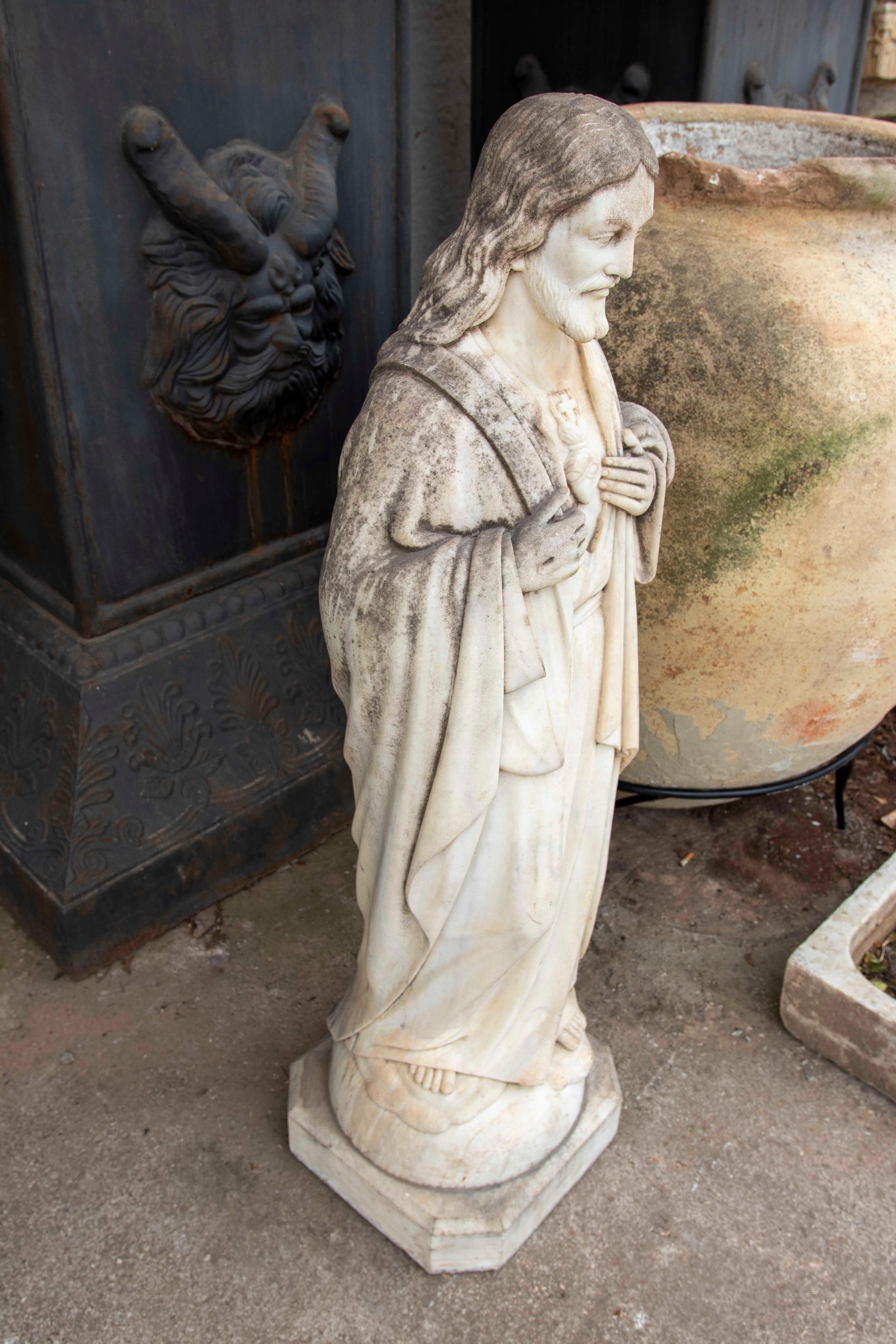 Scultura in marmo scolpita a mano degli anni '40 raffigurante Gesù Cristo del Sacro Cuore in vendita 6